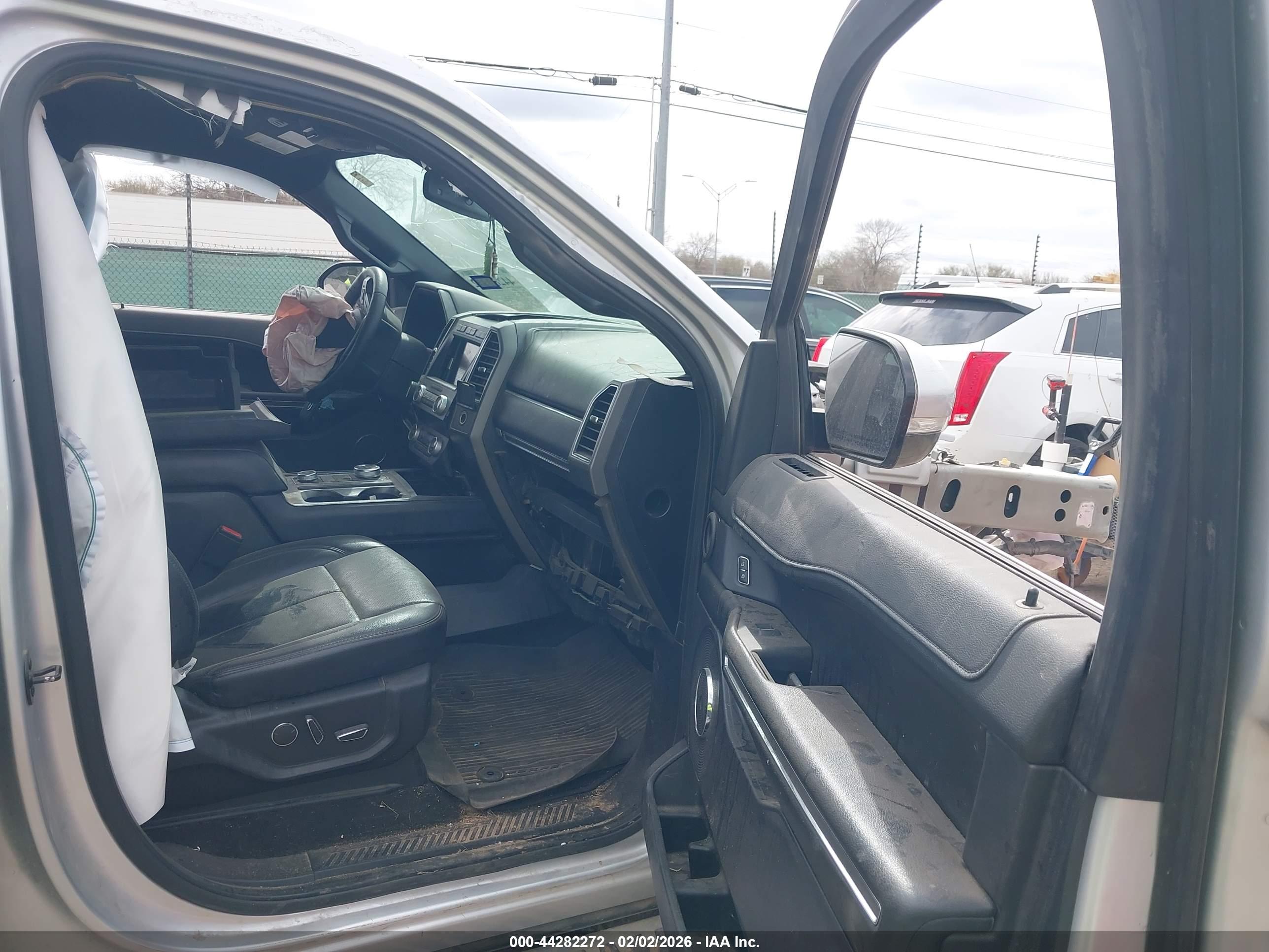 FORD EXPEDITION image 5