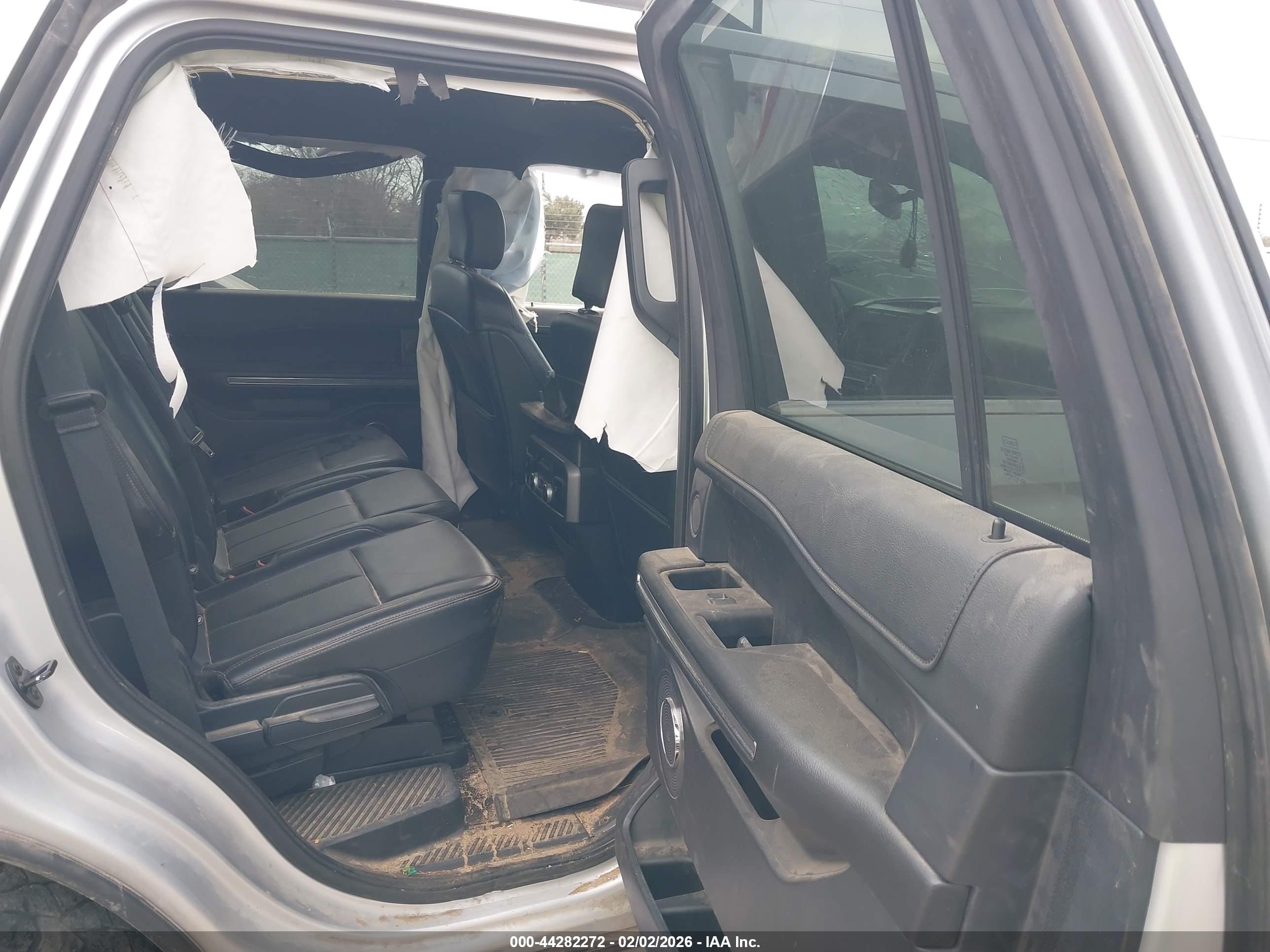 FORD EXPEDITION image 8