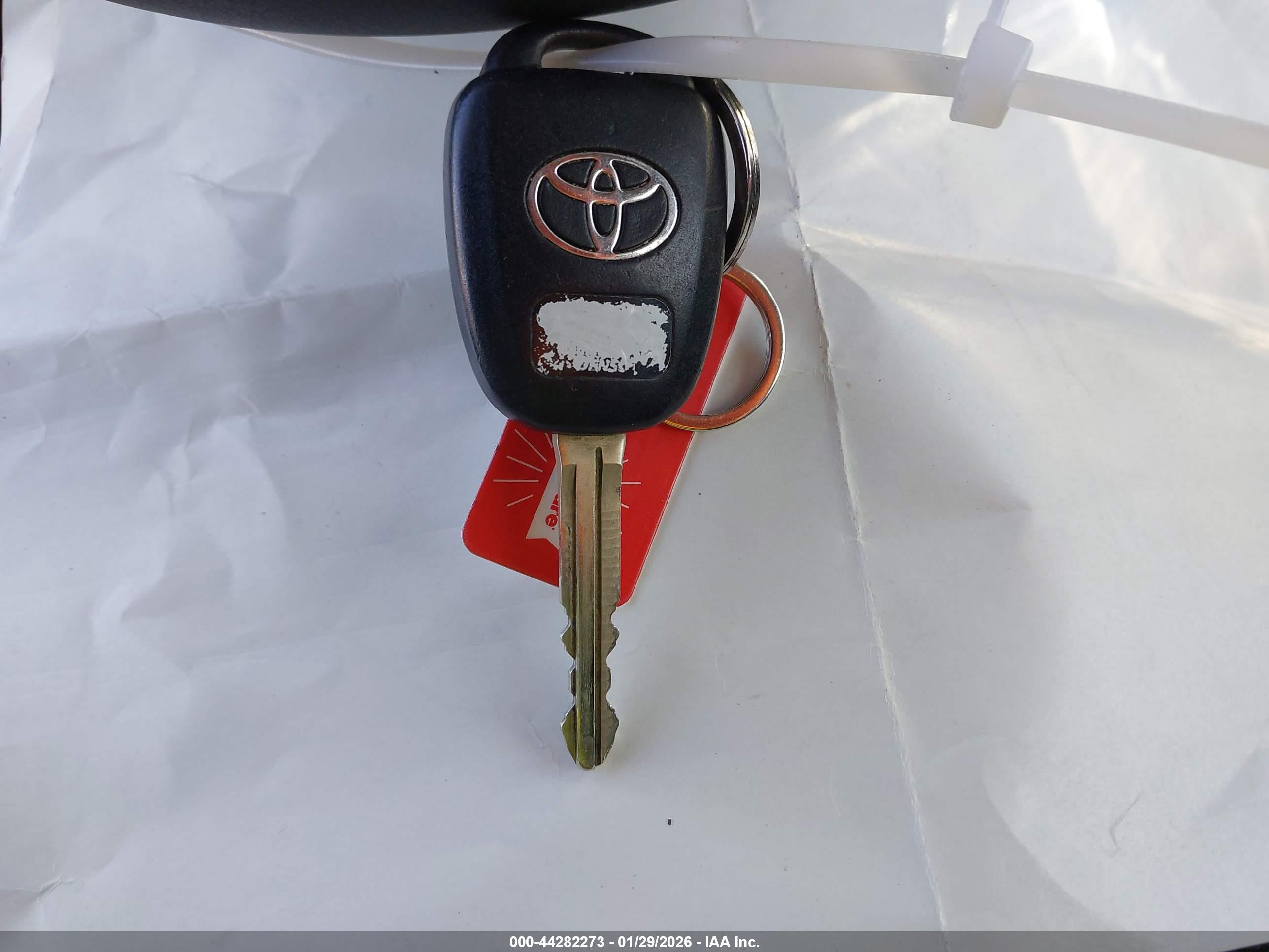 TOYOTA COROLLA image 11