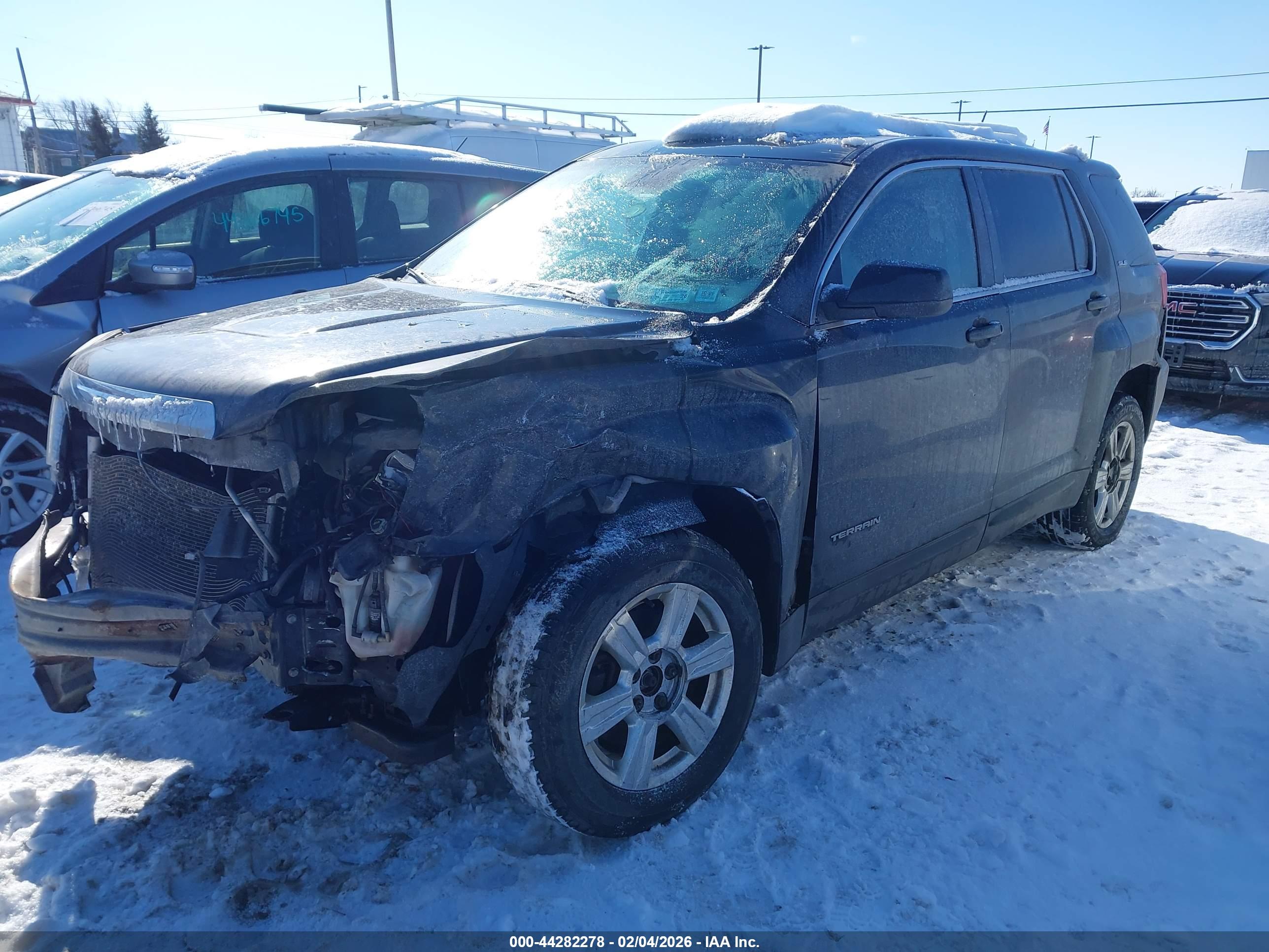 GMC TERRAIN image 2