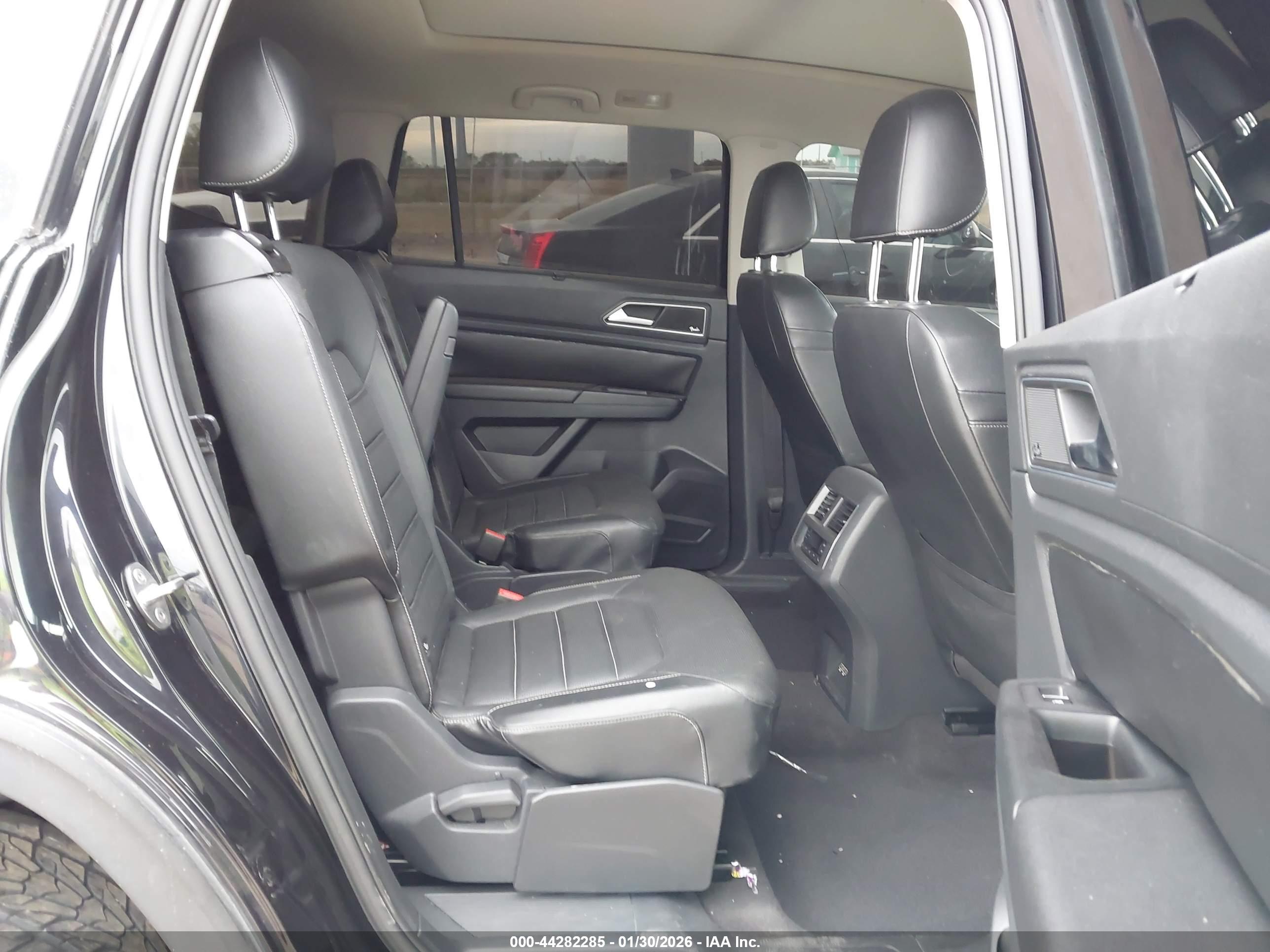 VOLKSWAGEN ATLAS image 8