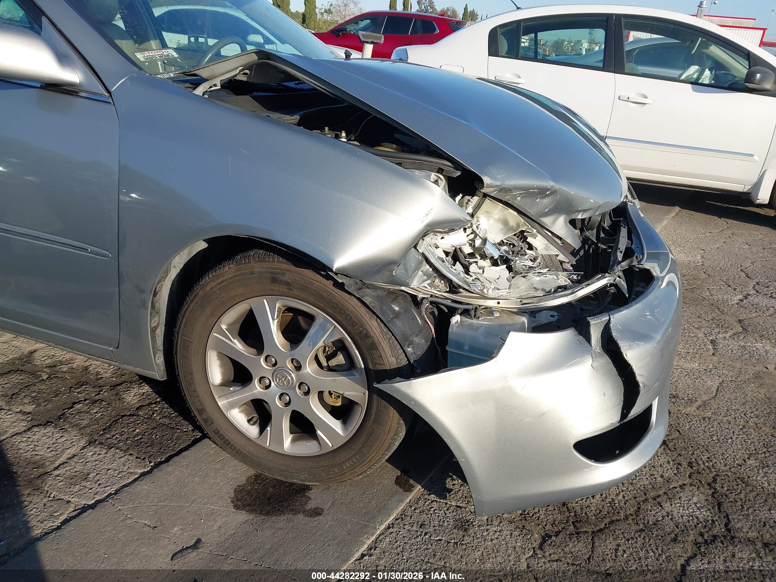 TOYOTA CAMRY image 6
