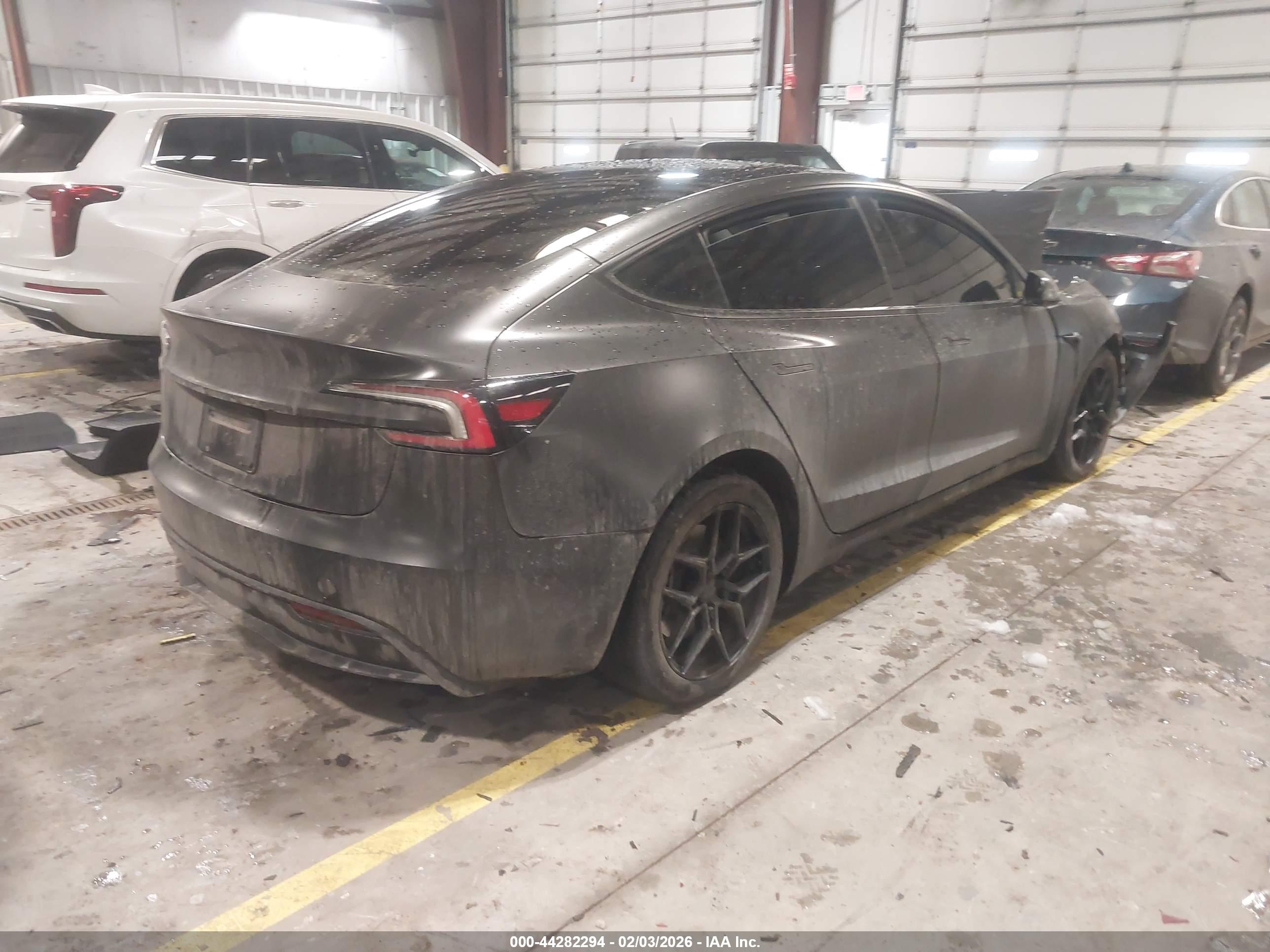 TESLA MODEL image 4