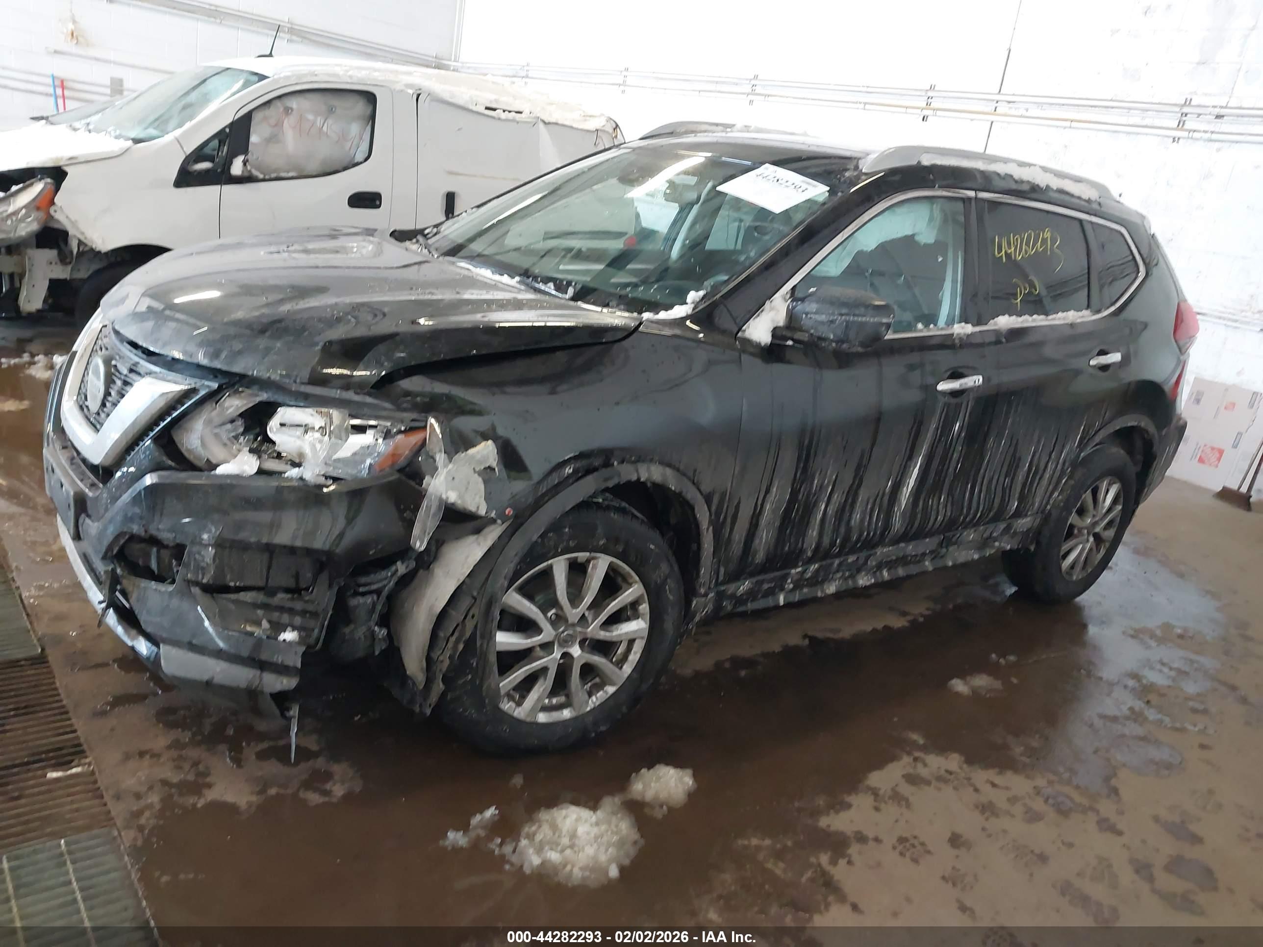 NISSAN ROGUE image 2