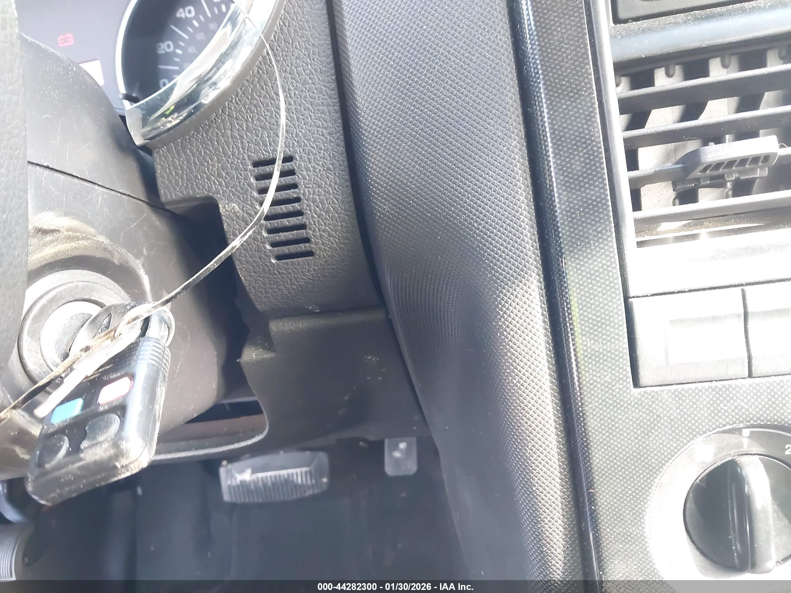 FORD EXPLORER image 11