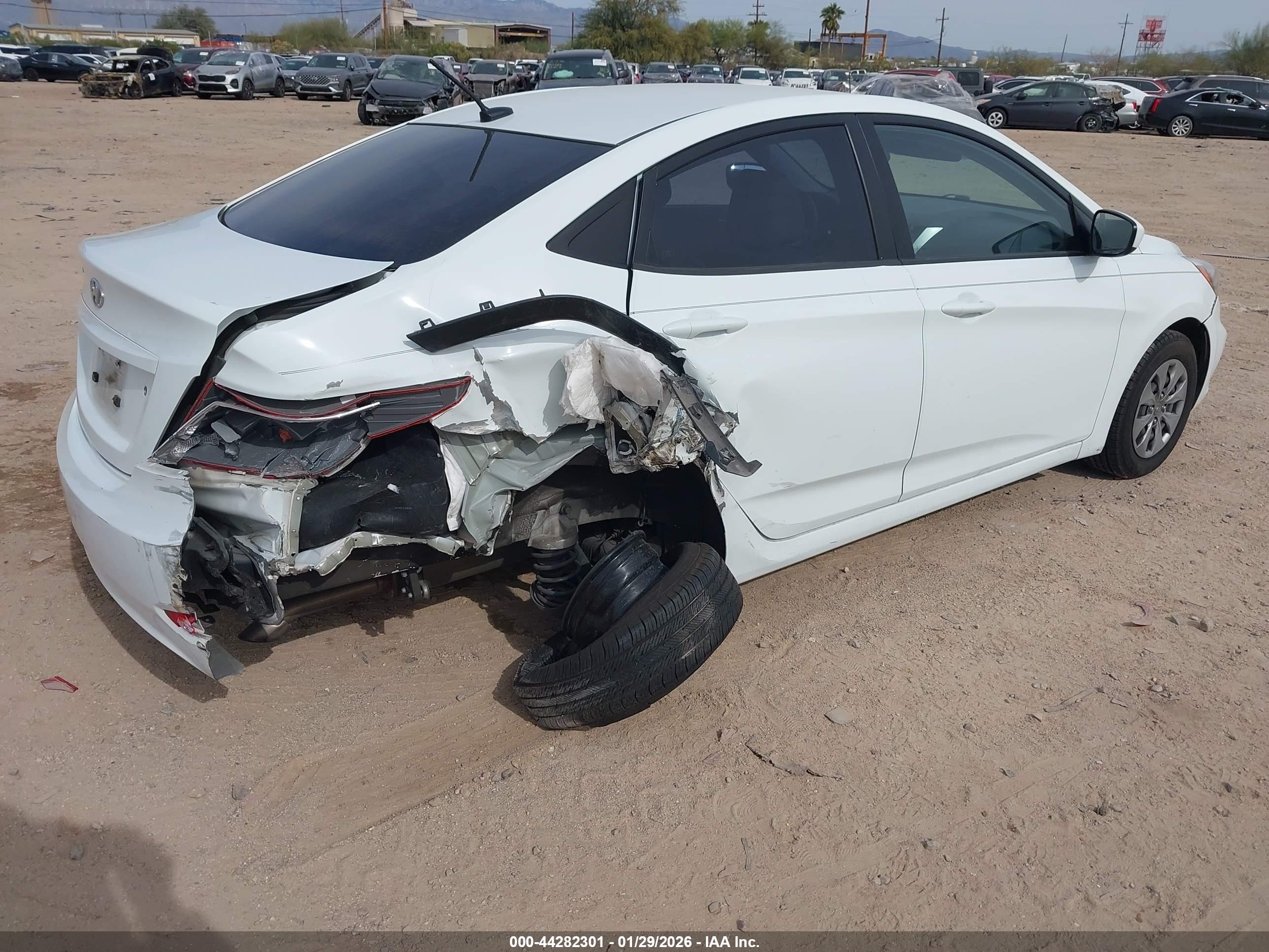 HYUNDAI ACCENT image 4