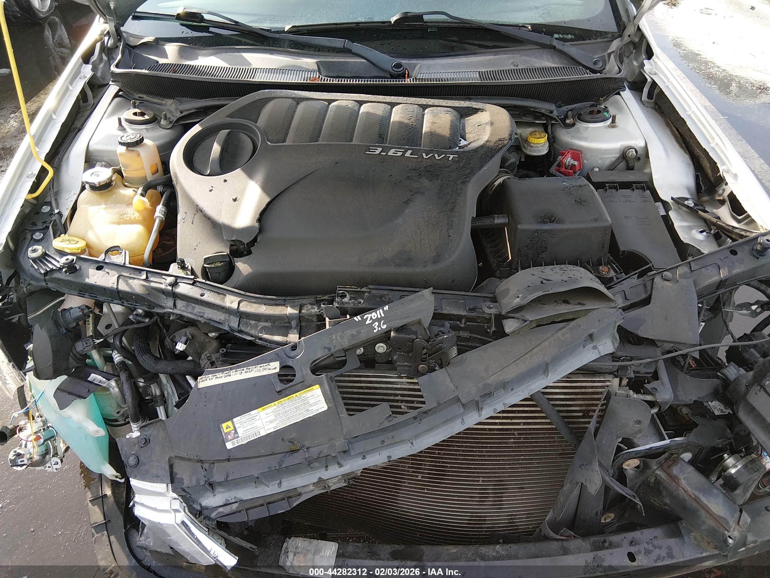 CHRYSLER 200 image 10