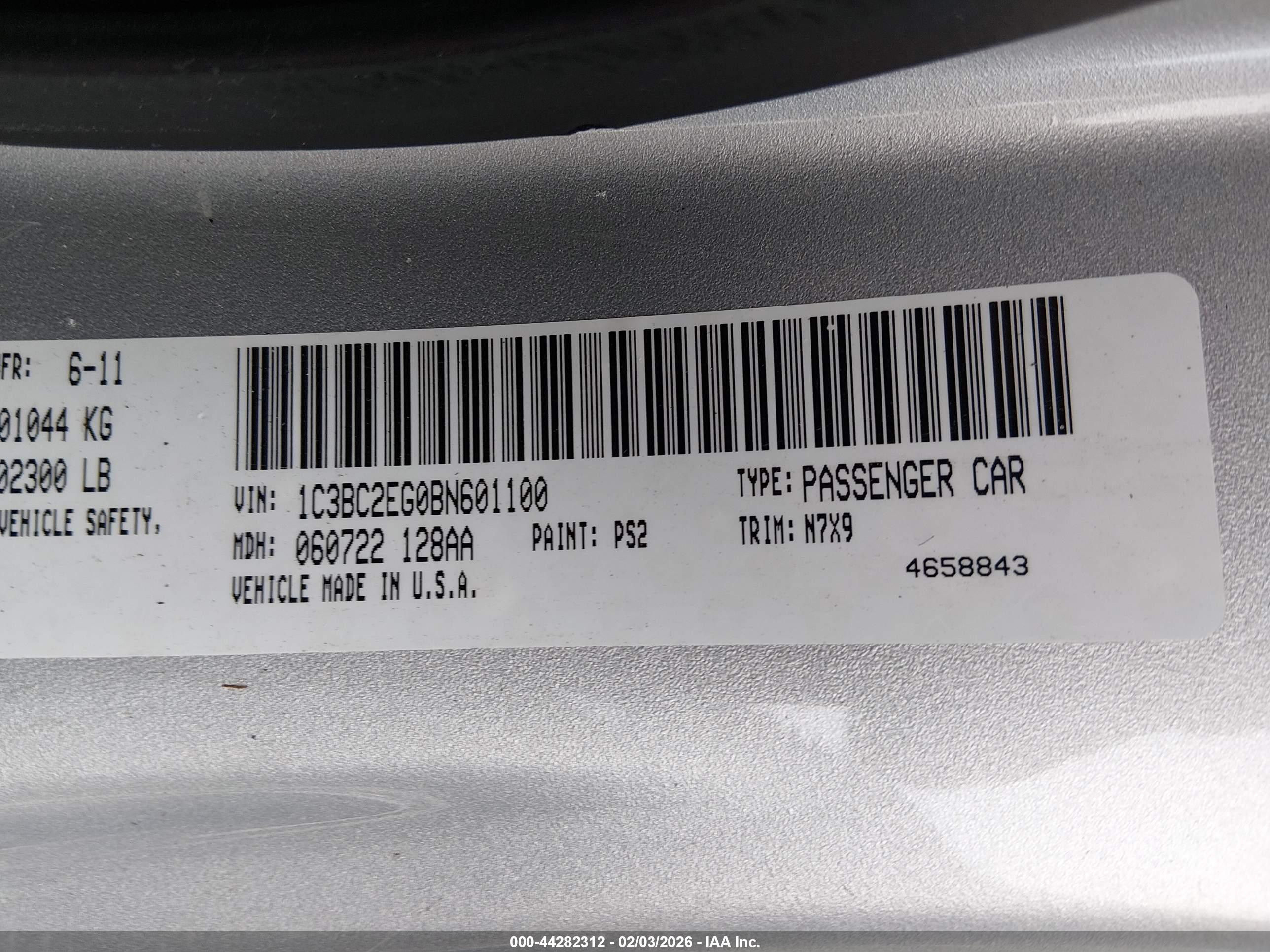 CHRYSLER 200 image 9