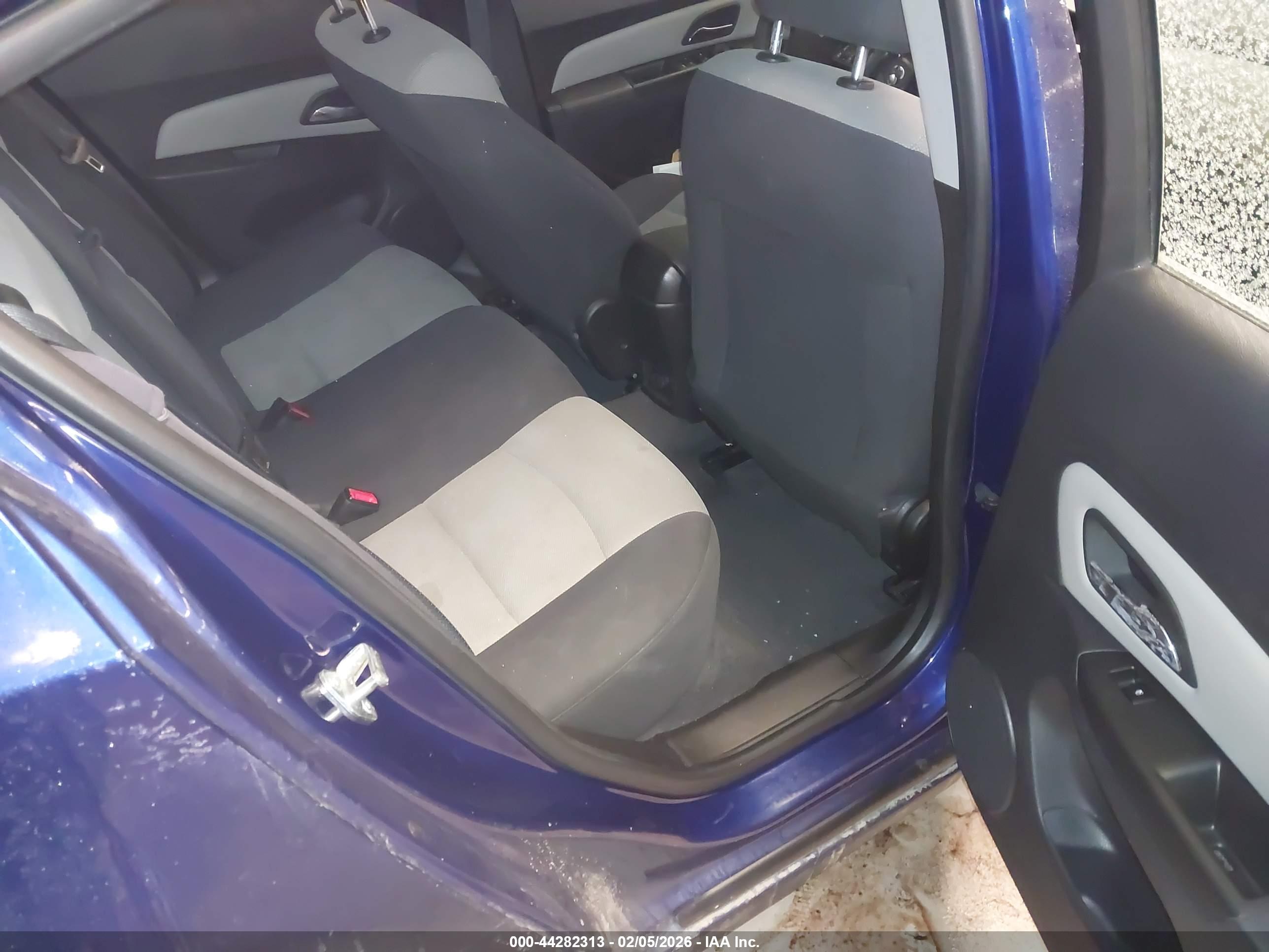 CHEVROLET CRUZE image 8
