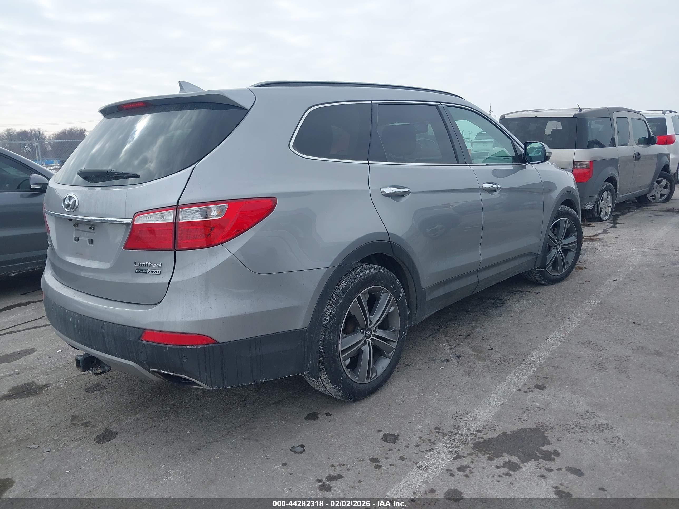 HYUNDAI SANTA image 4