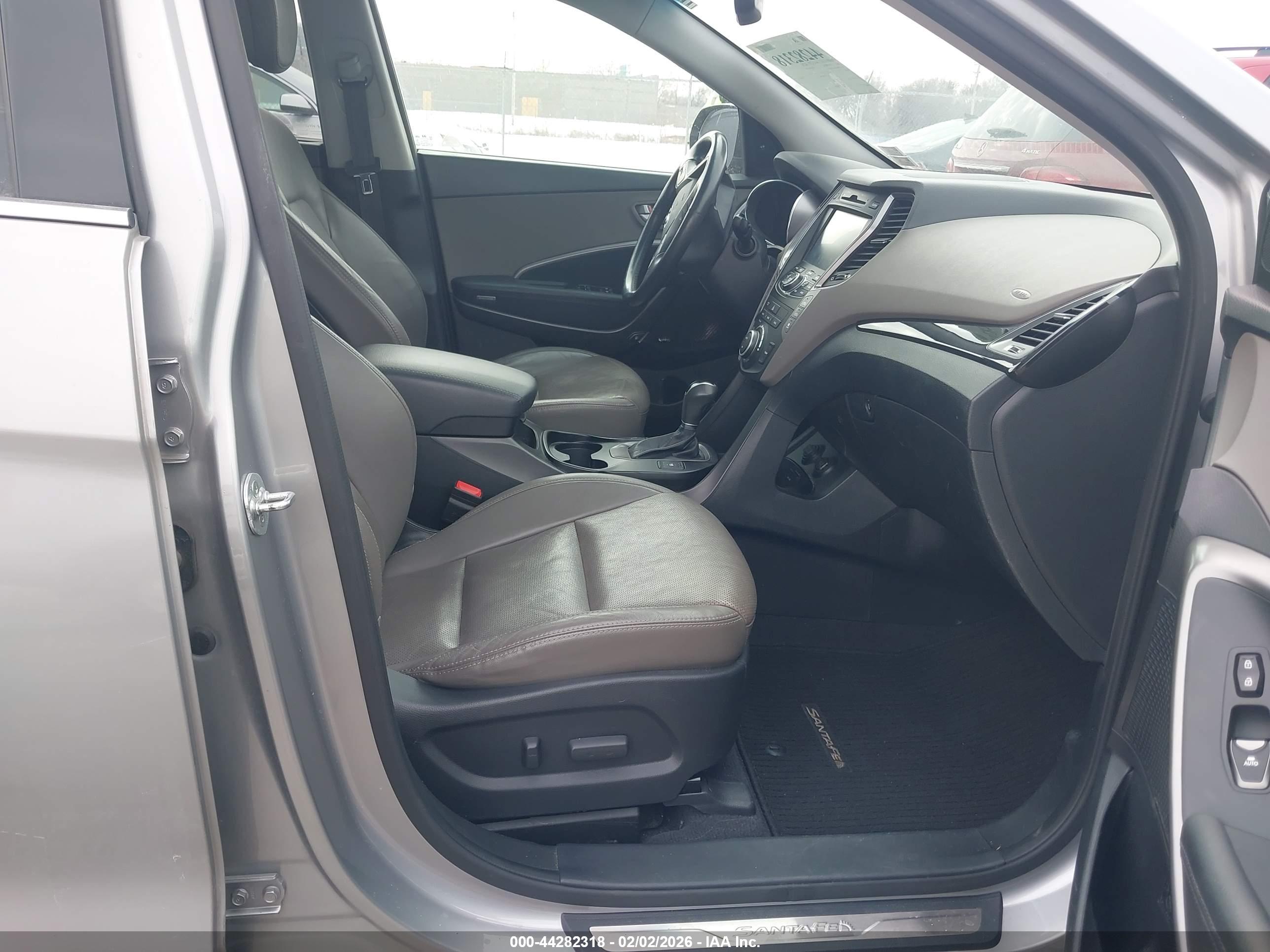 HYUNDAI SANTA image 5