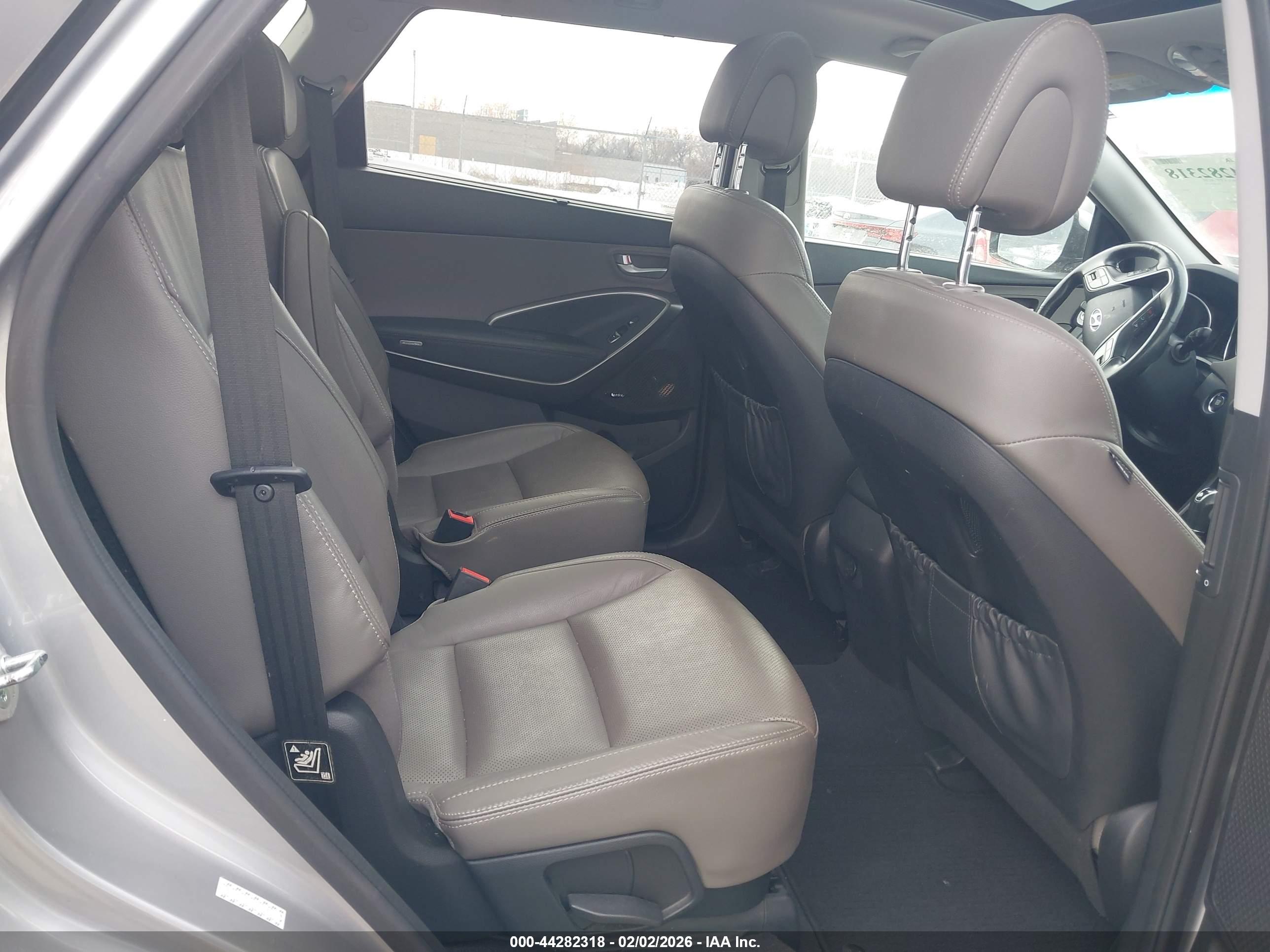 HYUNDAI SANTA image 8