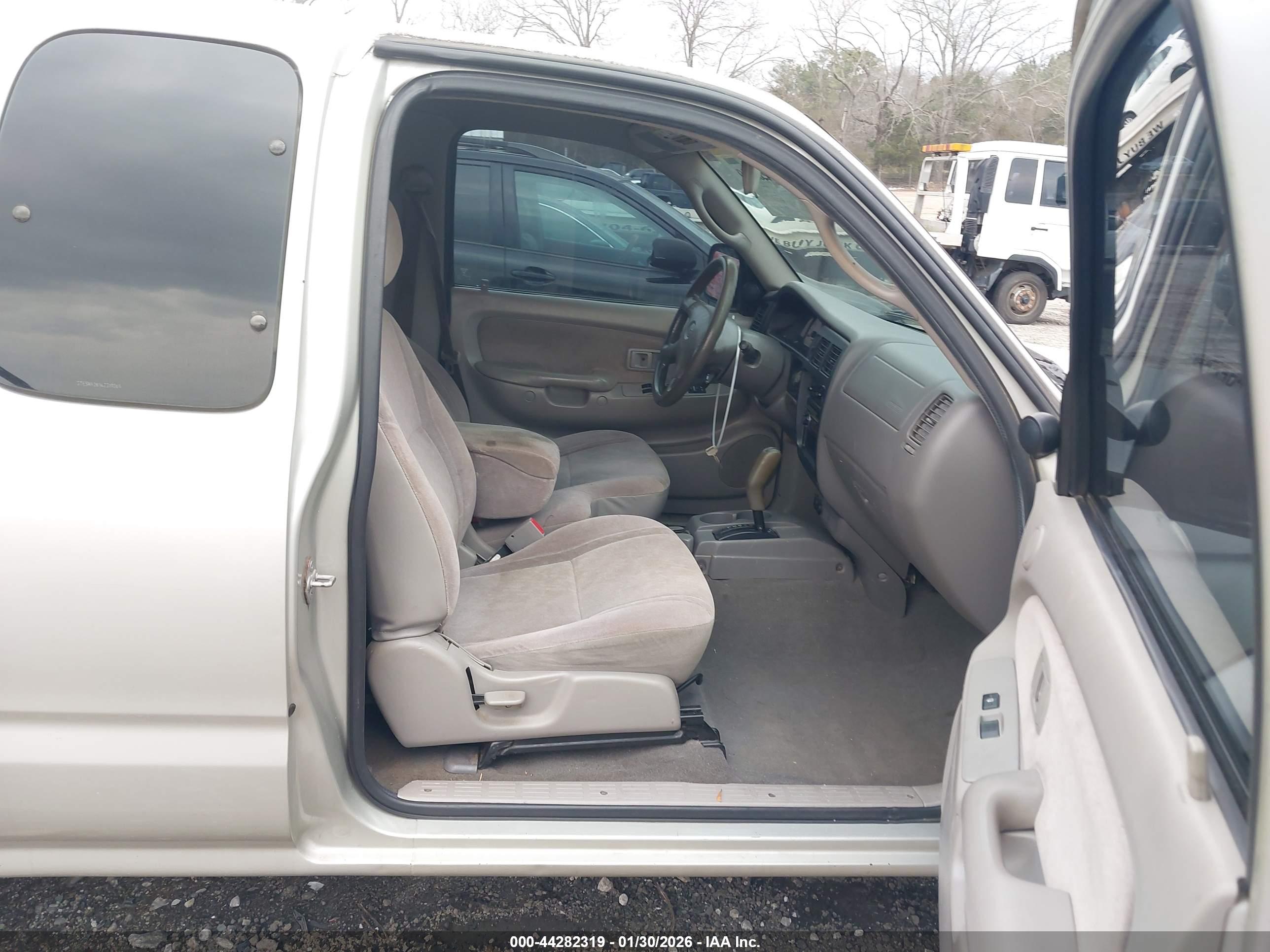 TOYOTA TACOMA image 5