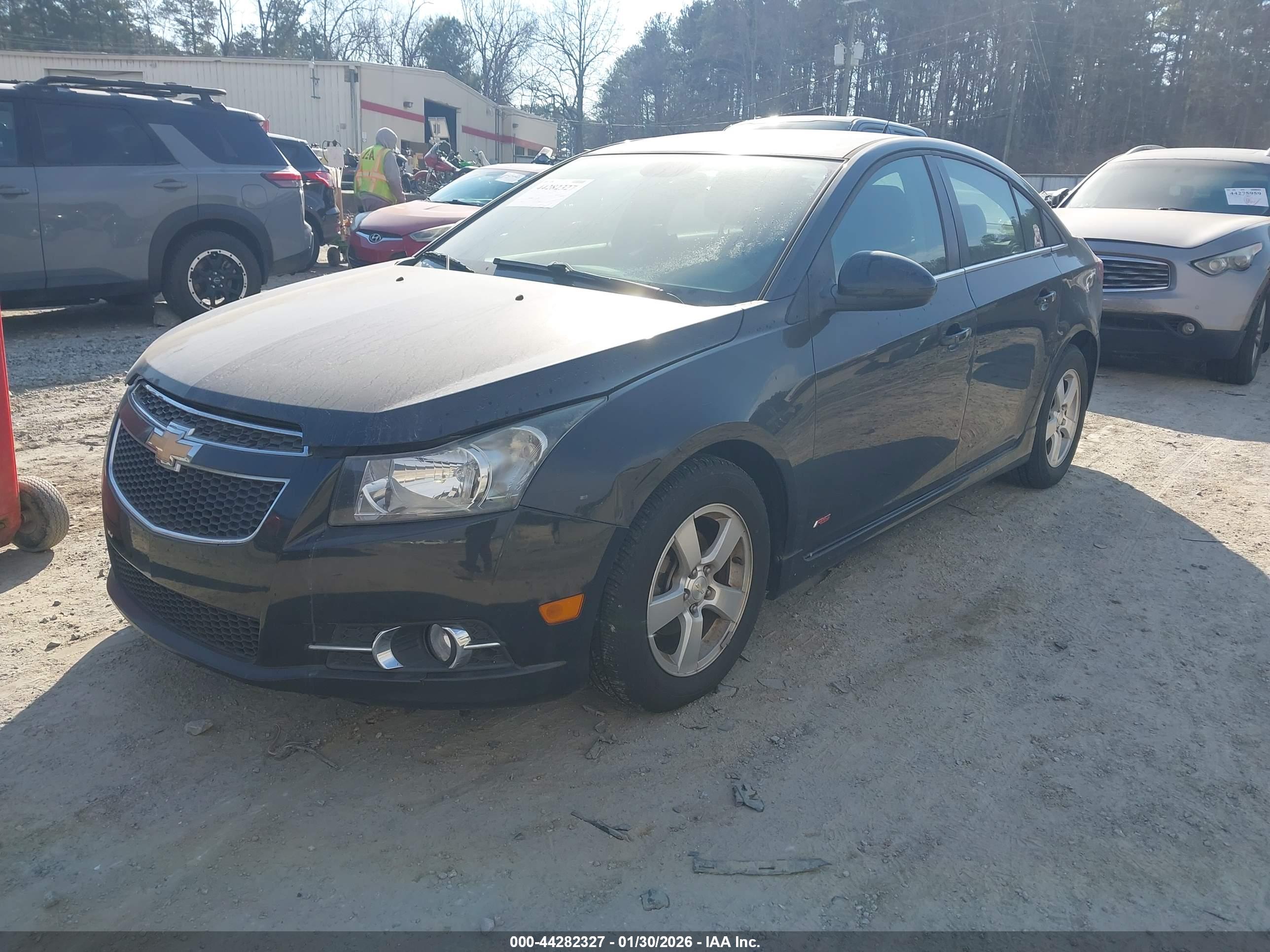 CHEVROLET CRUZE image 2
