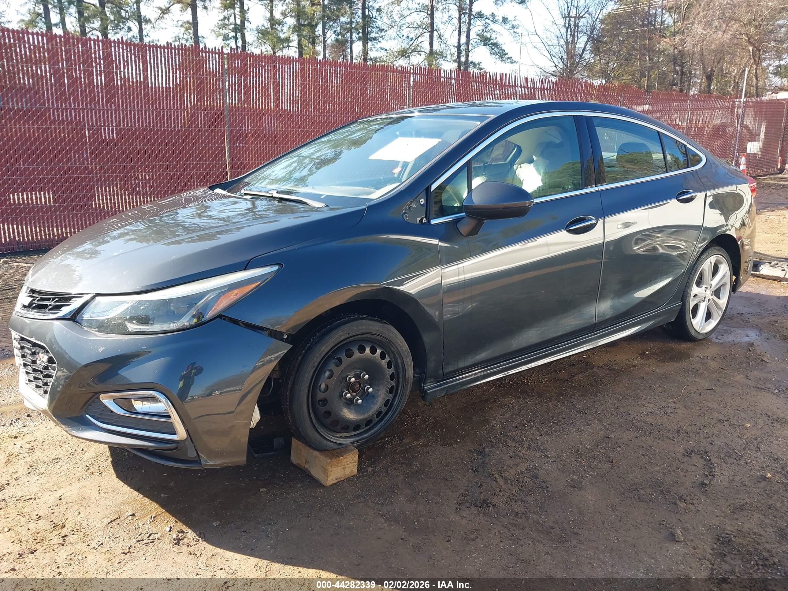 CHEVROLET CRUZE image 2