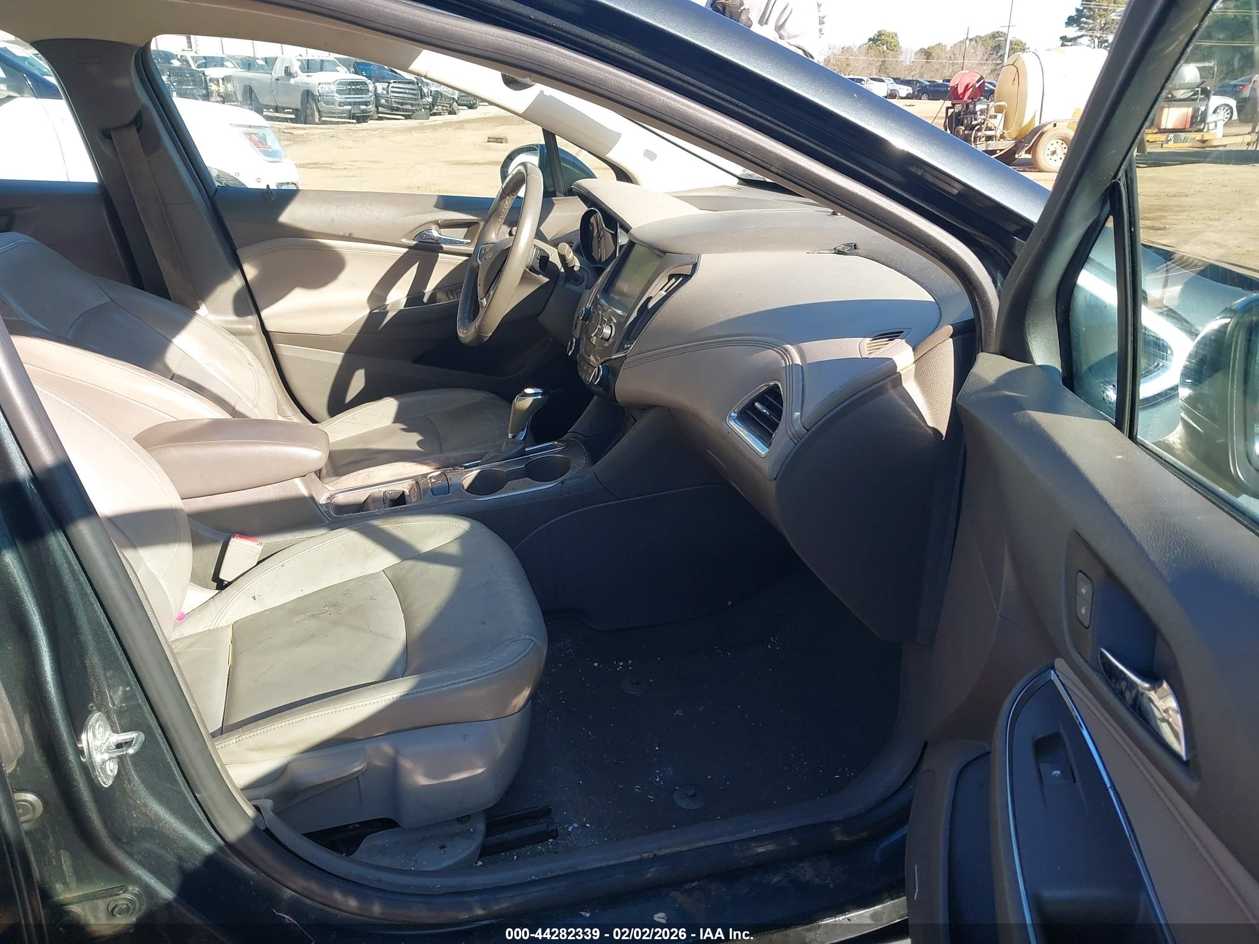 CHEVROLET CRUZE image 5