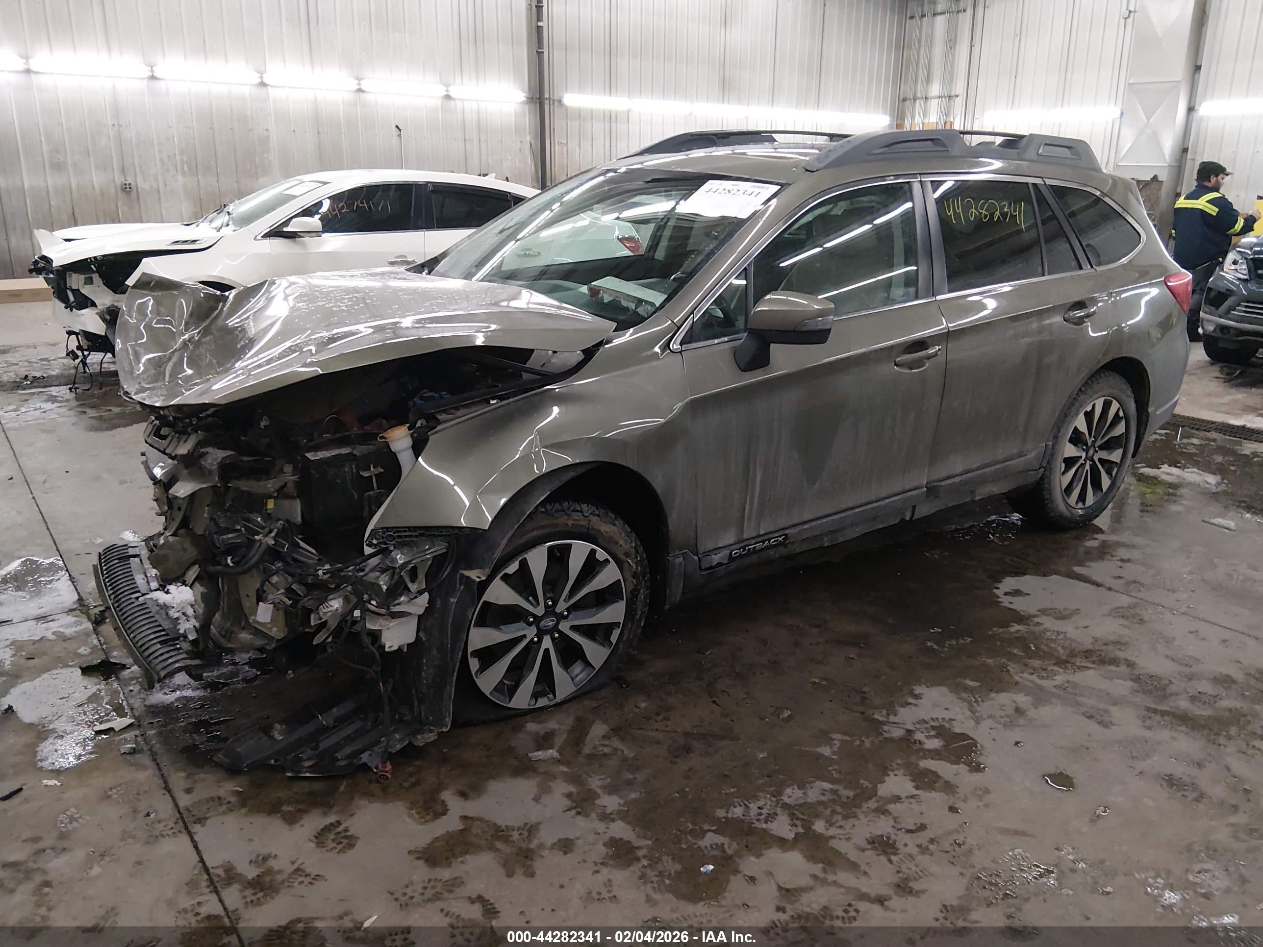 SUBARU OUTBACK image 2