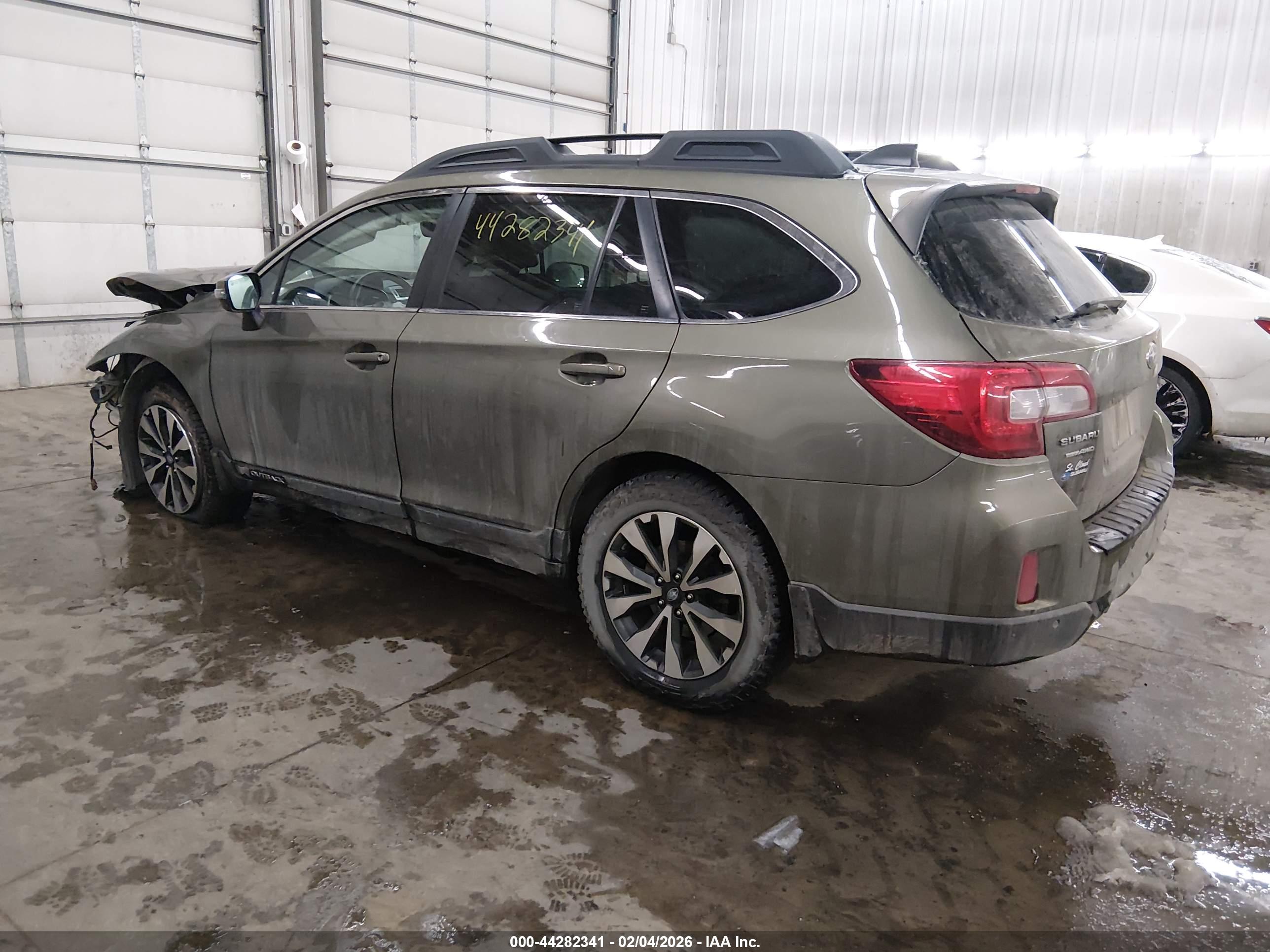 SUBARU OUTBACK image 3