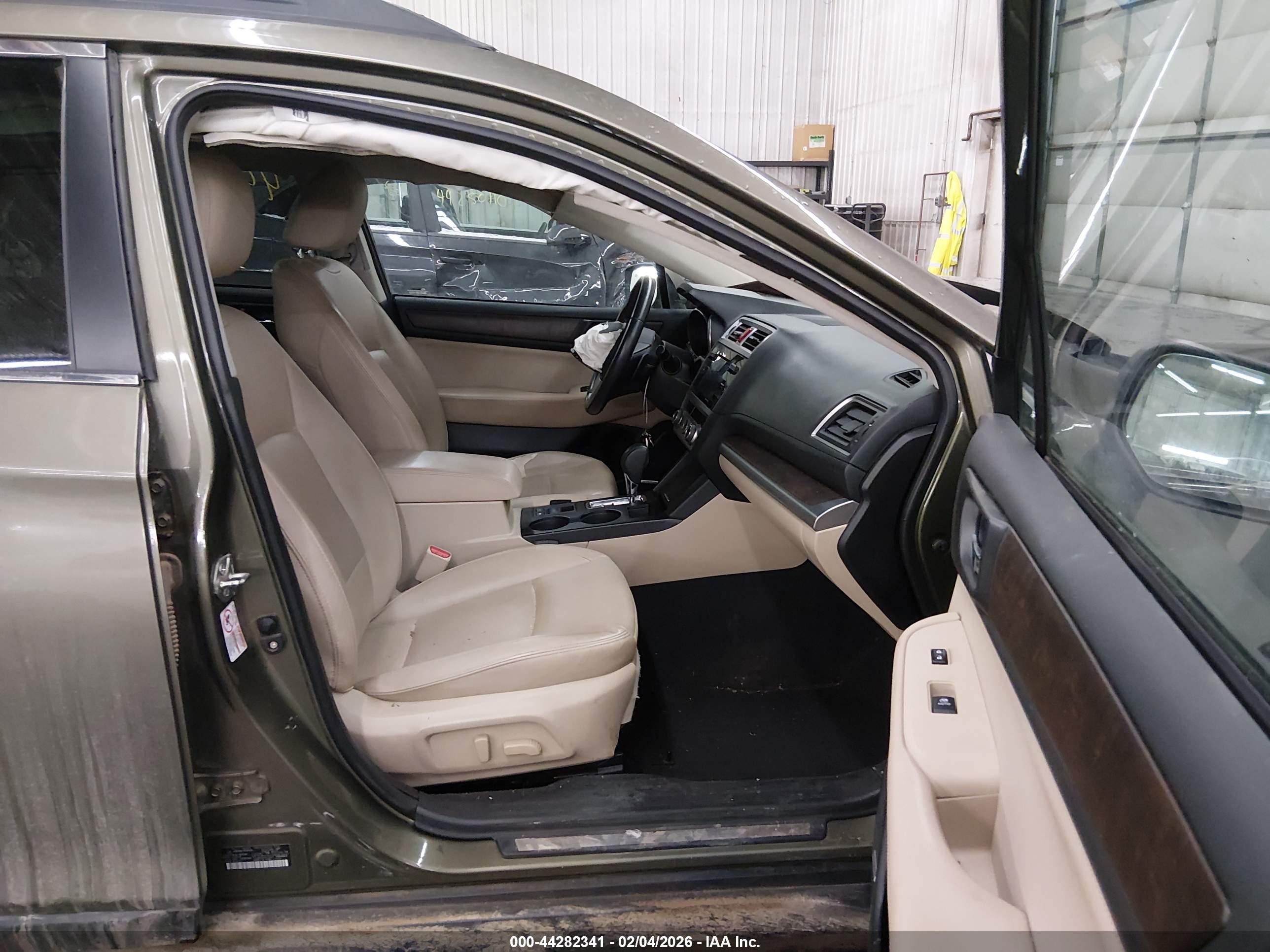 SUBARU OUTBACK image 5