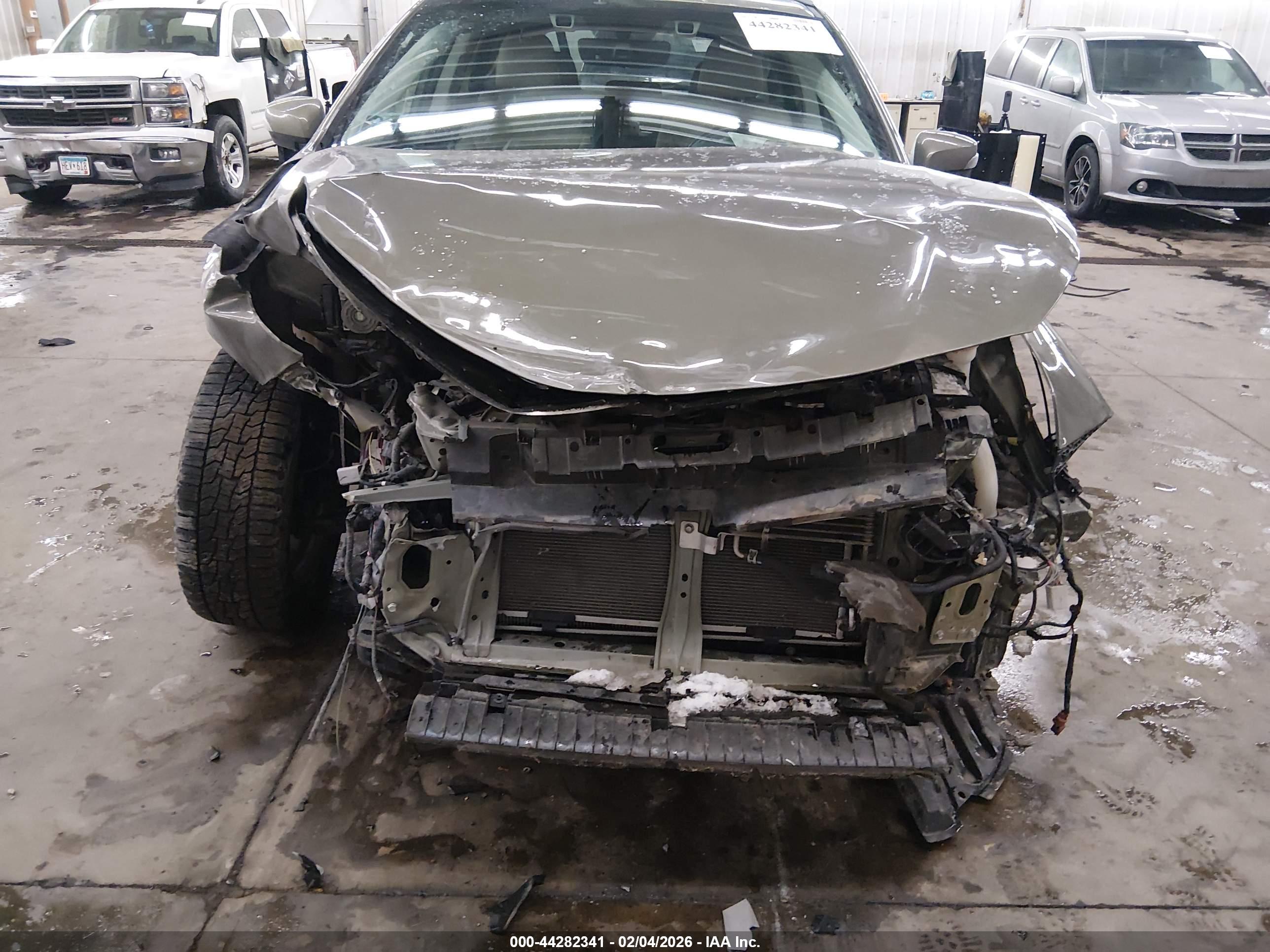 SUBARU OUTBACK image 6