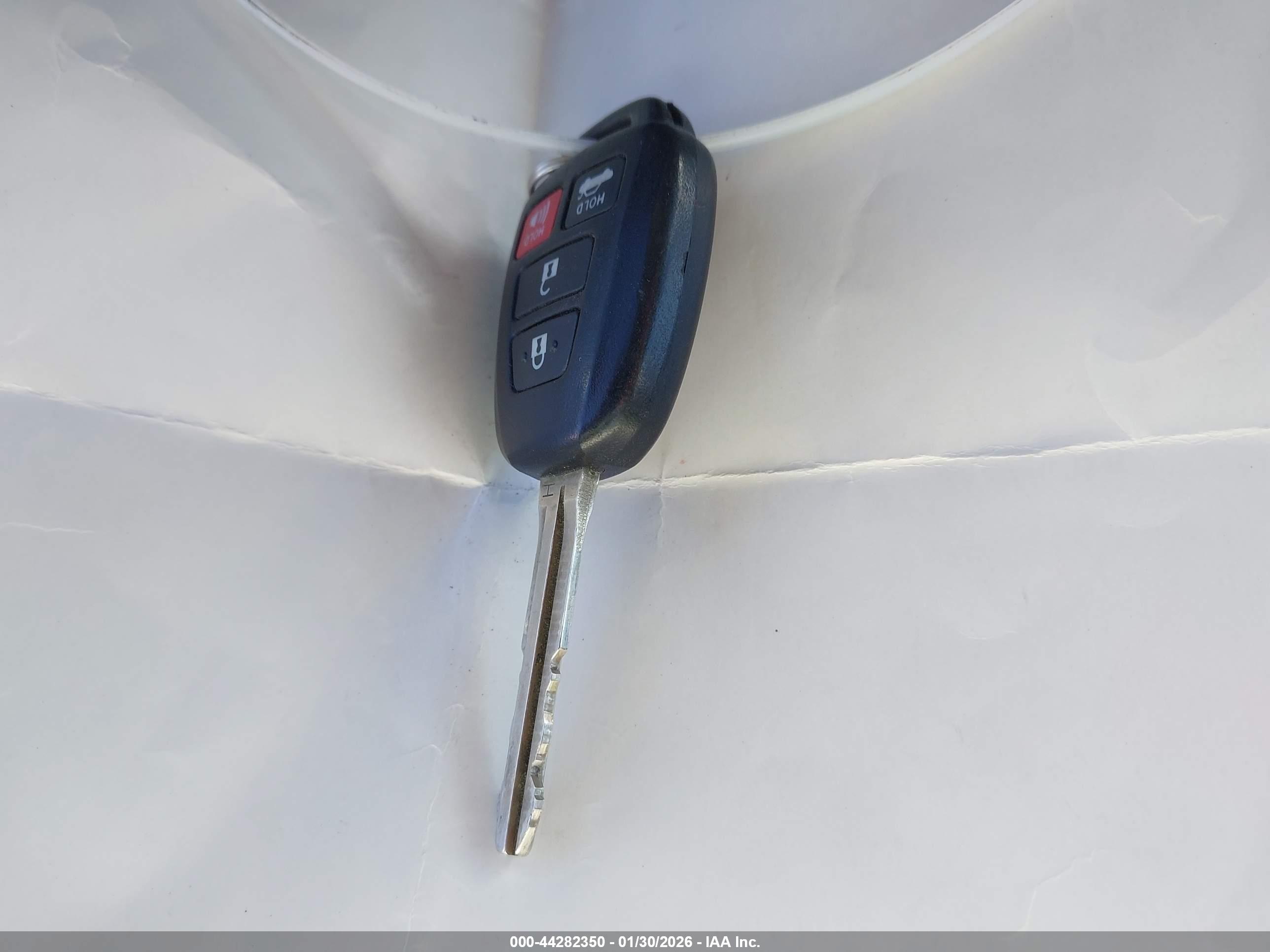 TOYOTA COROLLA image 11