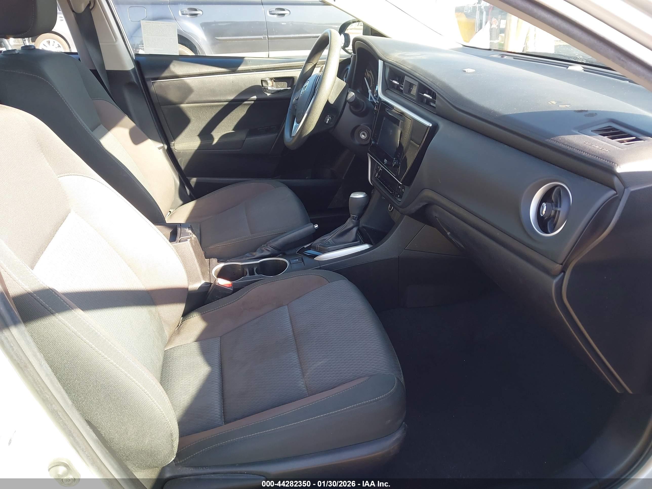 TOYOTA COROLLA image 5