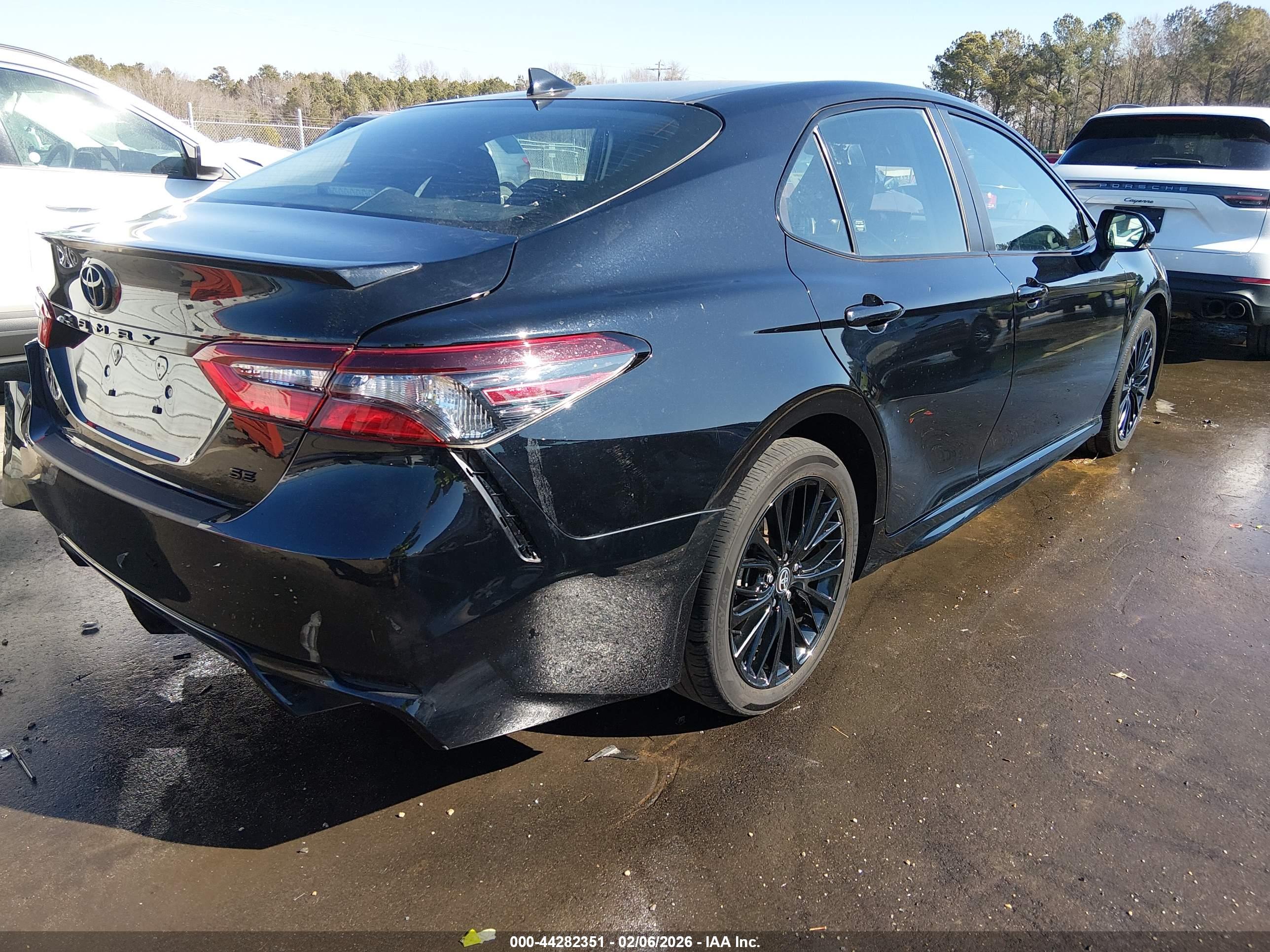 TOYOTA CAMRY image 4
