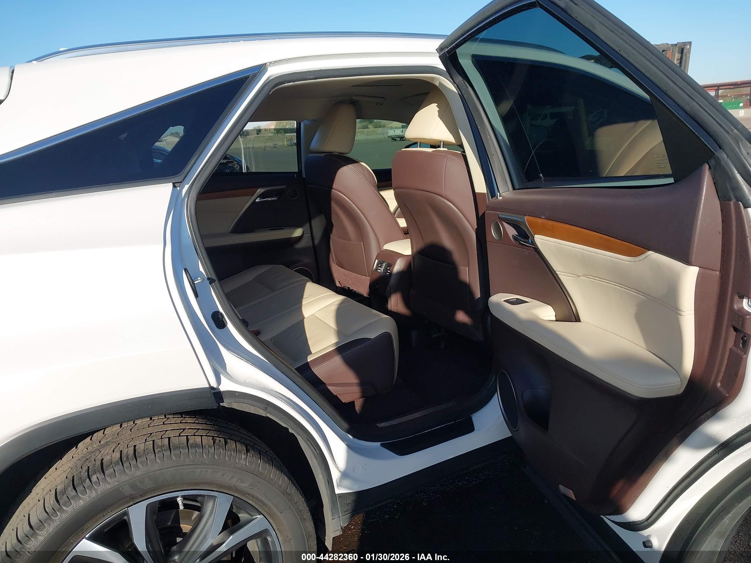 LEXUS RX image 8