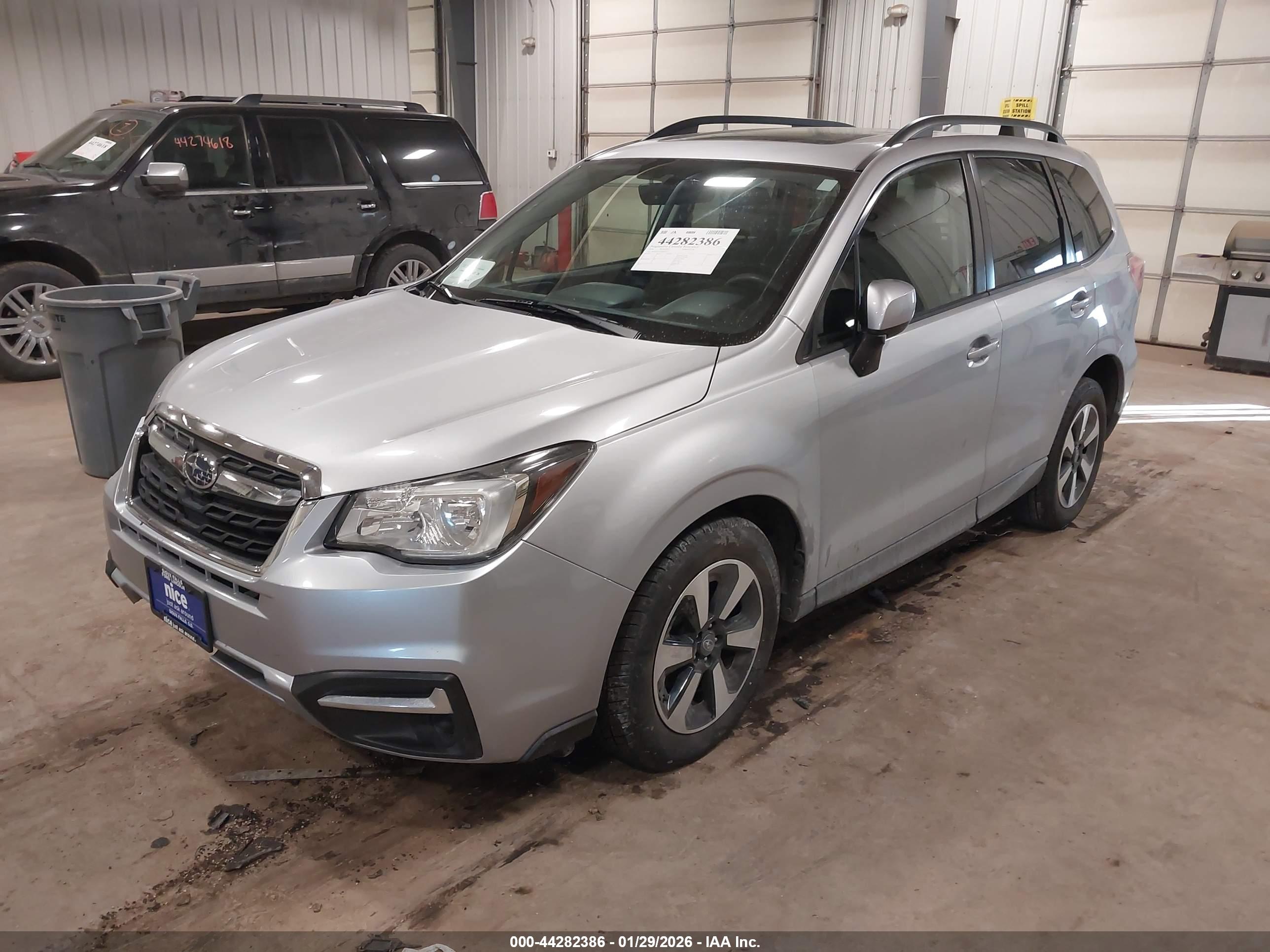 SUBARU FORESTER image 2