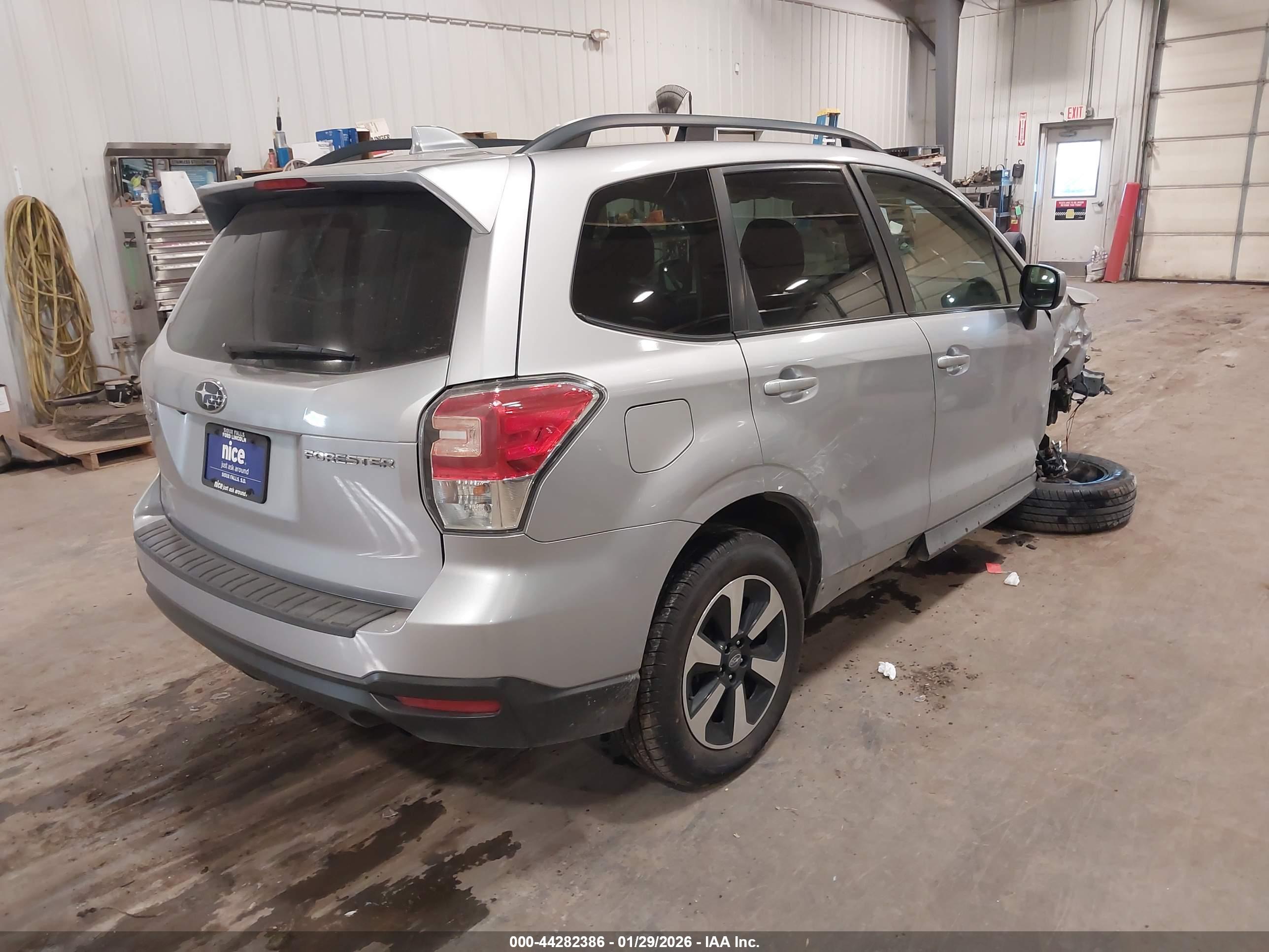 SUBARU FORESTER image 4