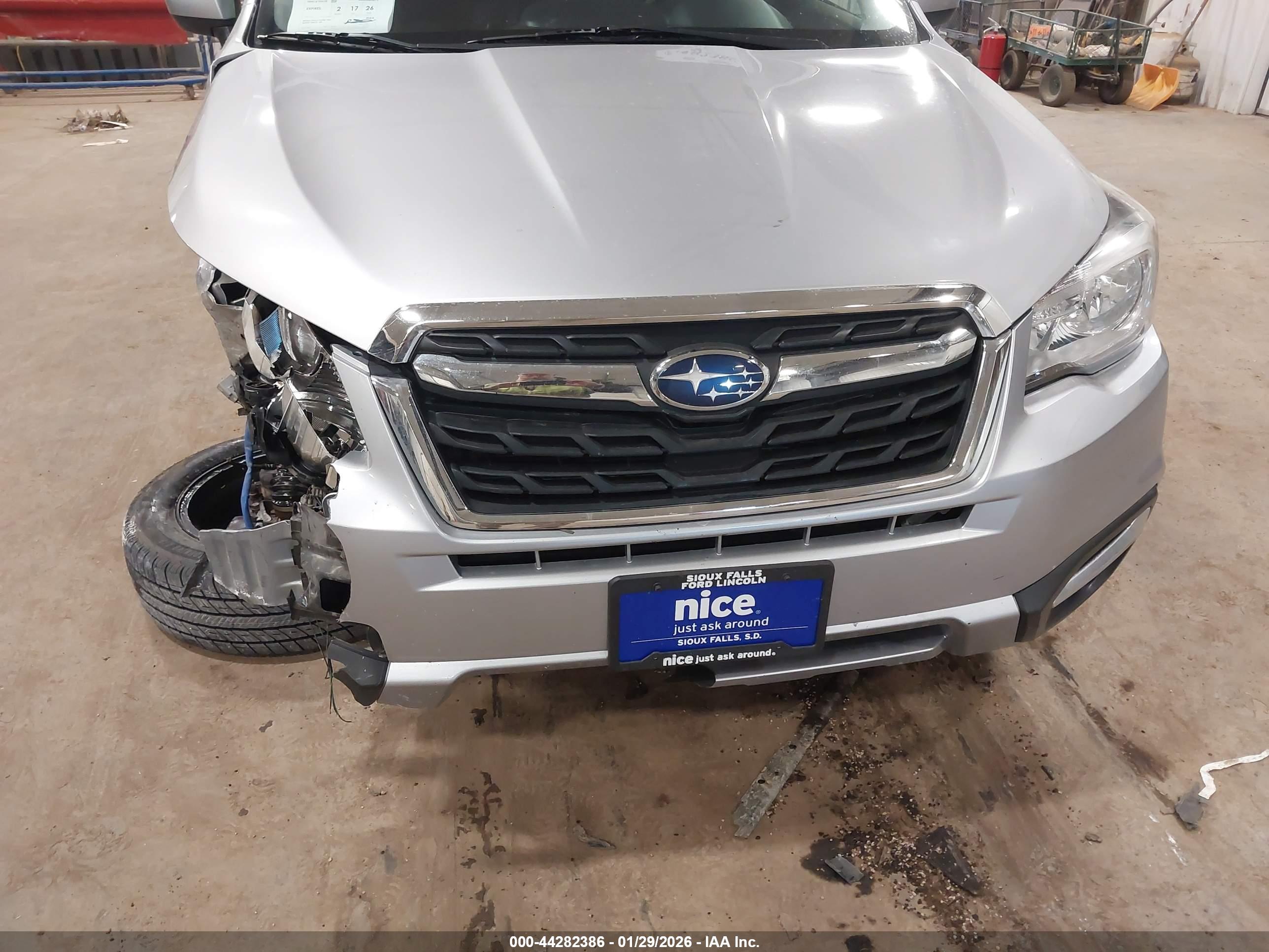 SUBARU FORESTER image 6