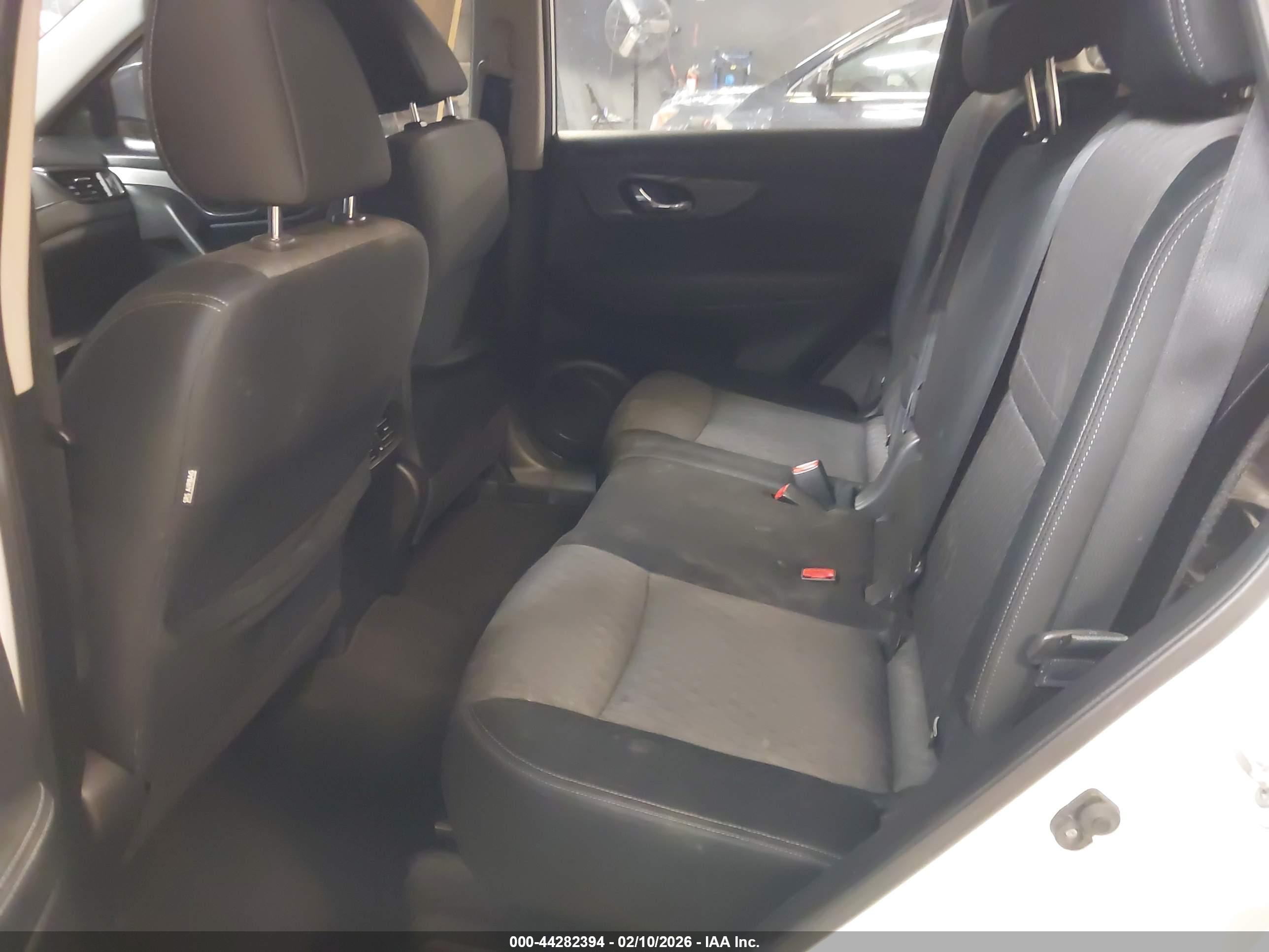 NISSAN ROGUE image 8