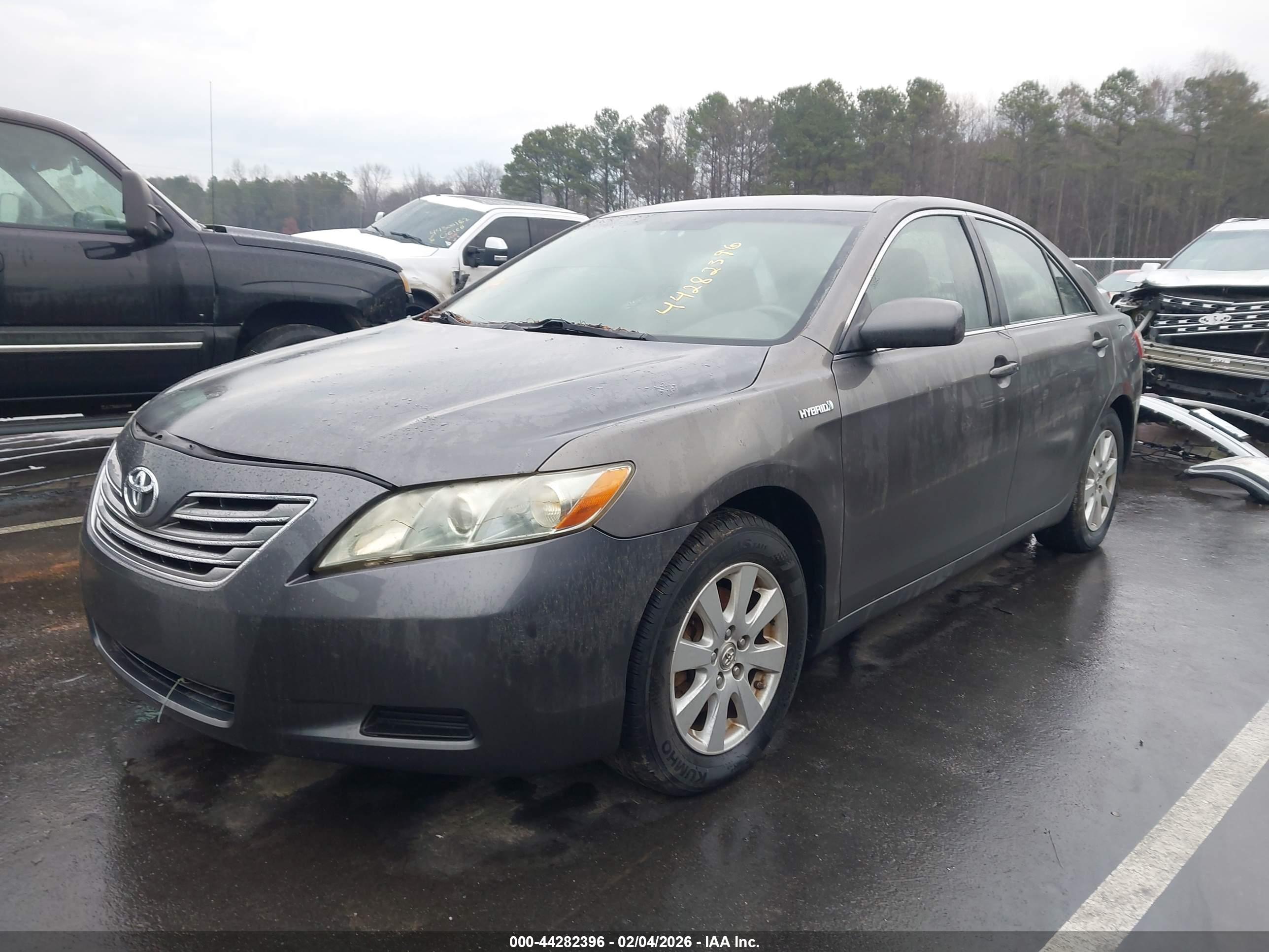 TOYOTA CAMRY image 2