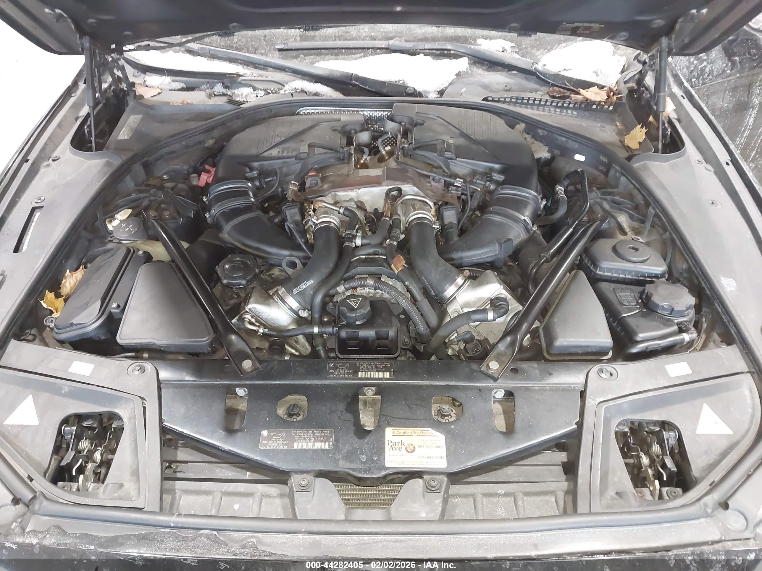 BMW 550I image 10