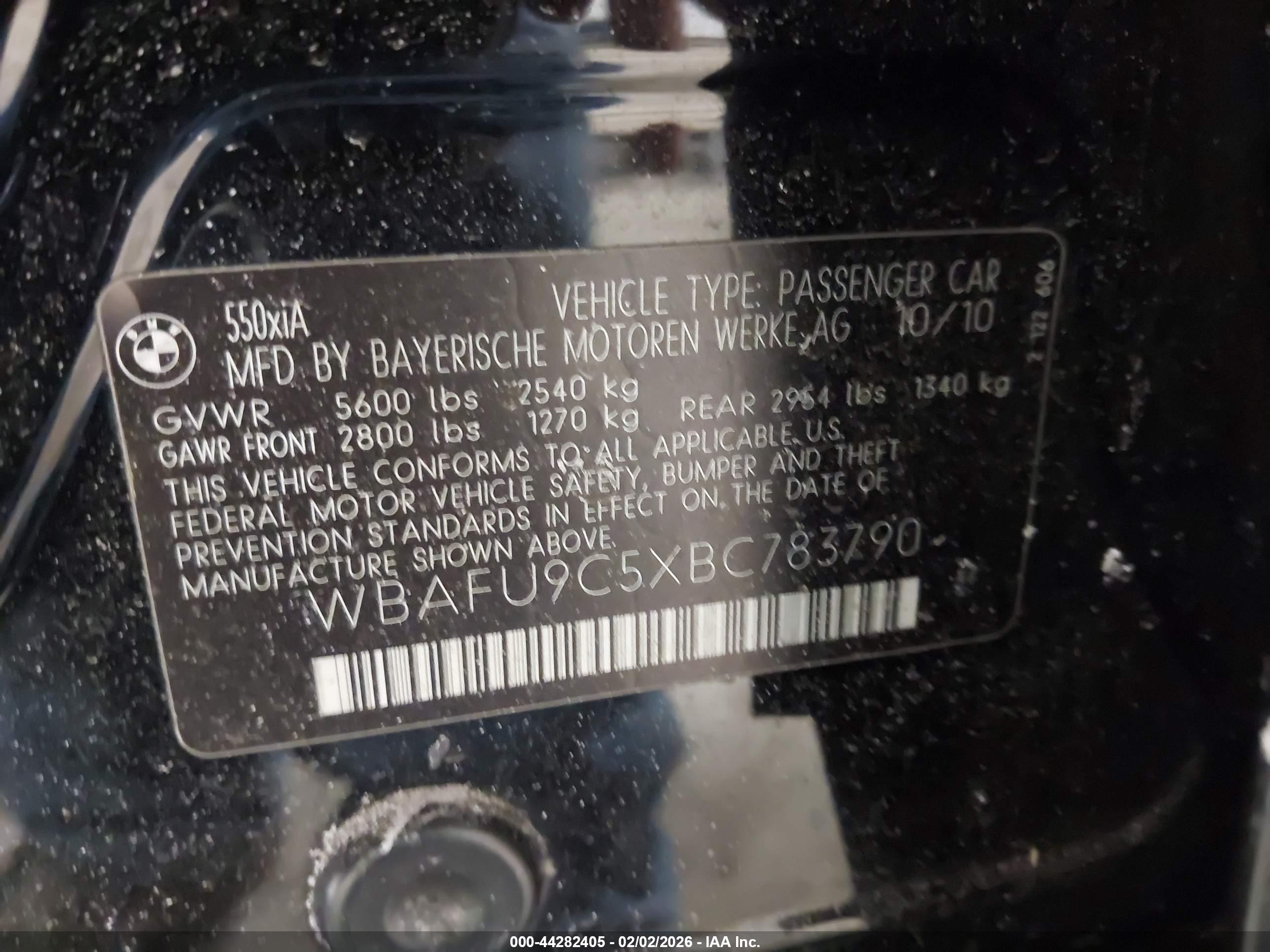 BMW 550I image 9