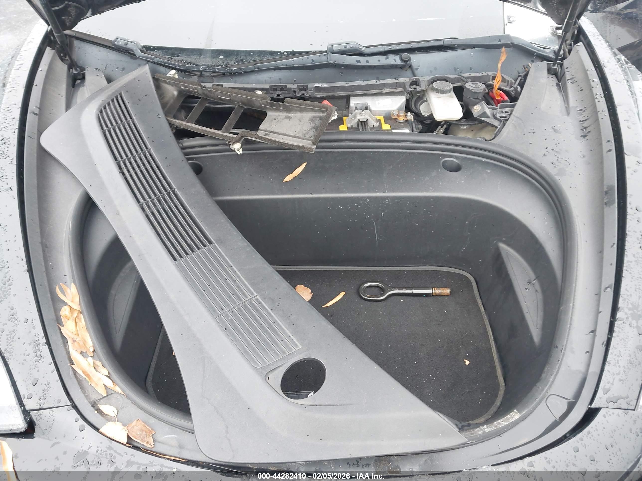 TESLA MODEL image 10