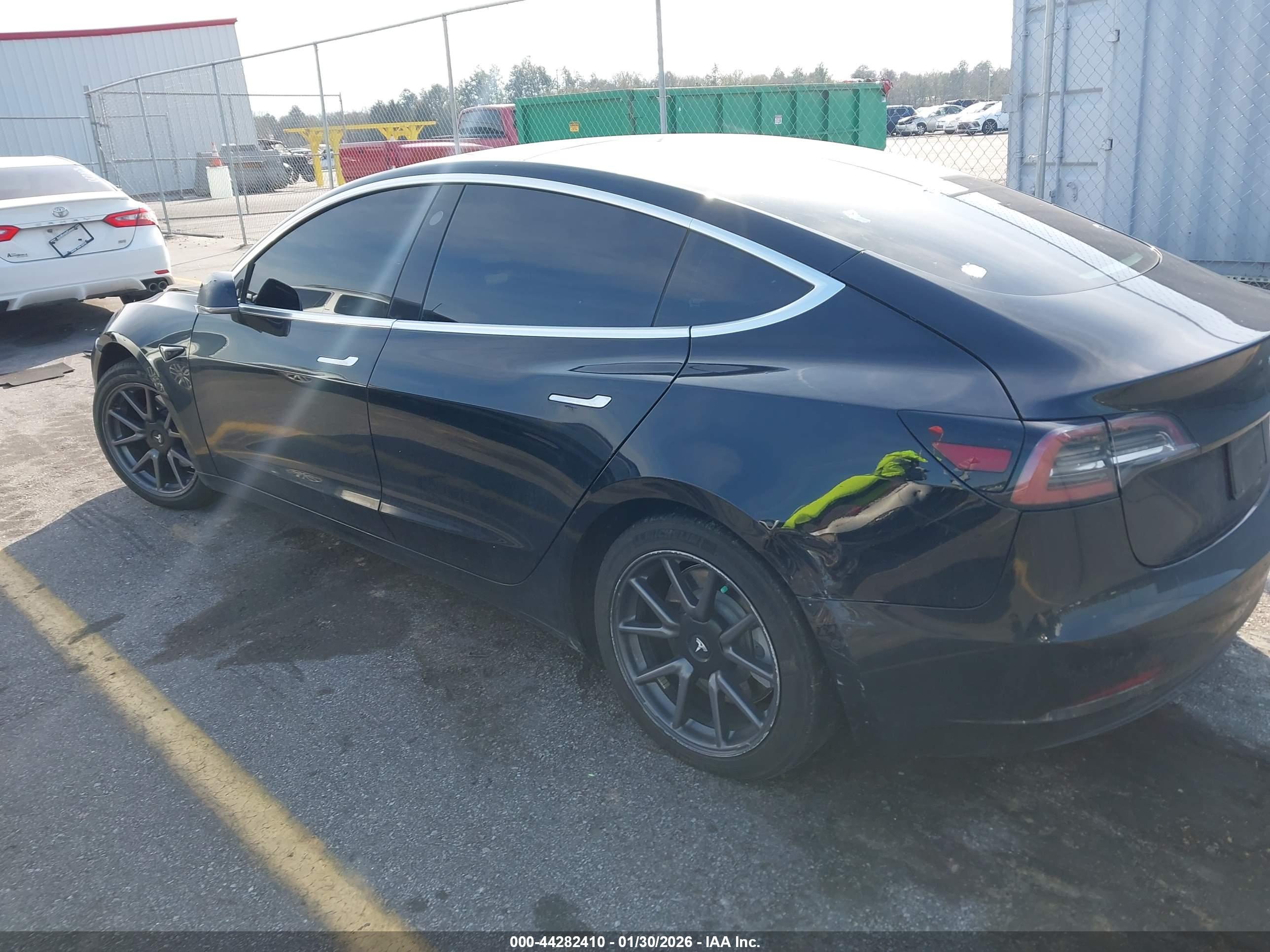 TESLA MODEL image 3