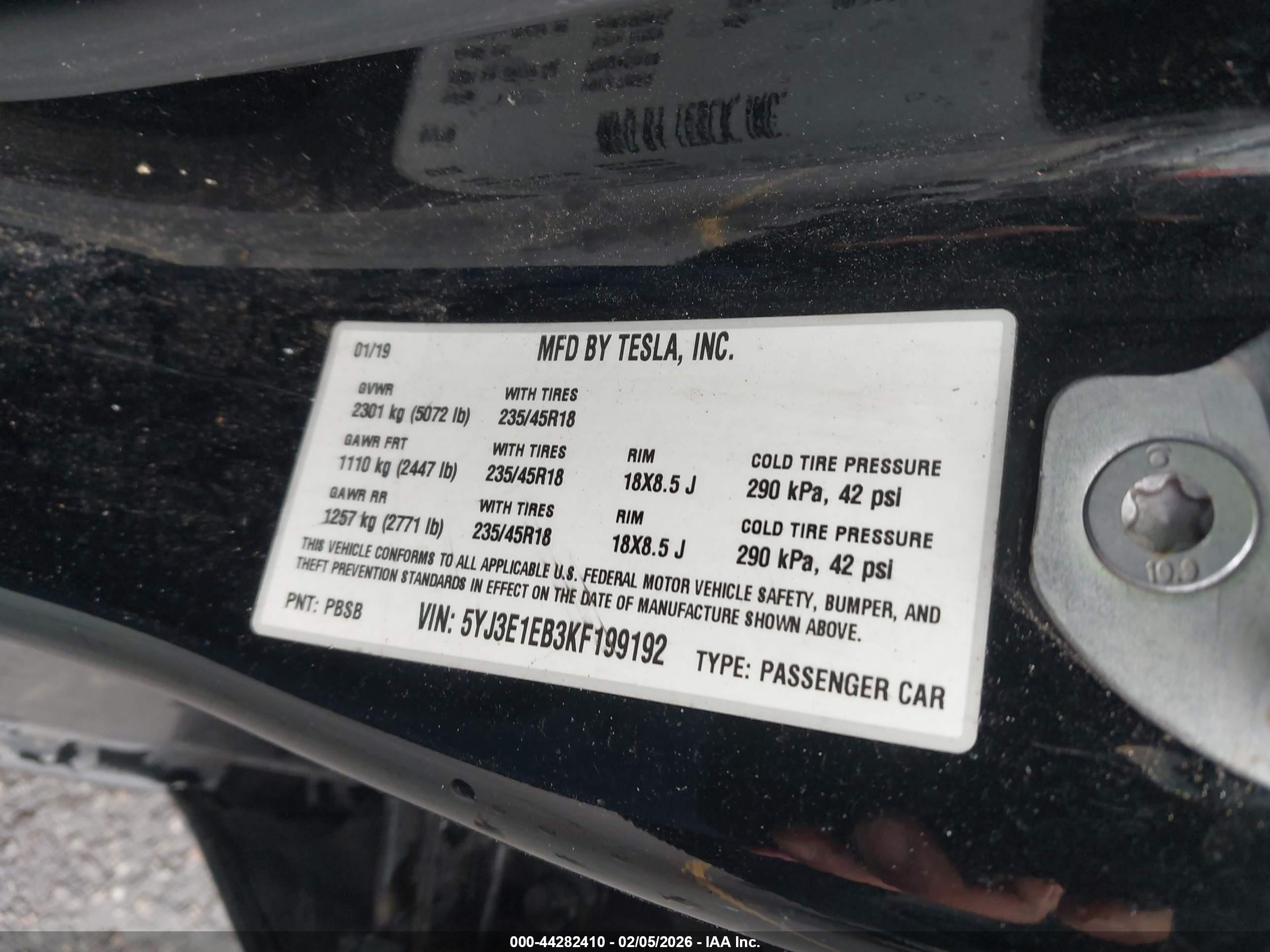 TESLA MODEL image 9
