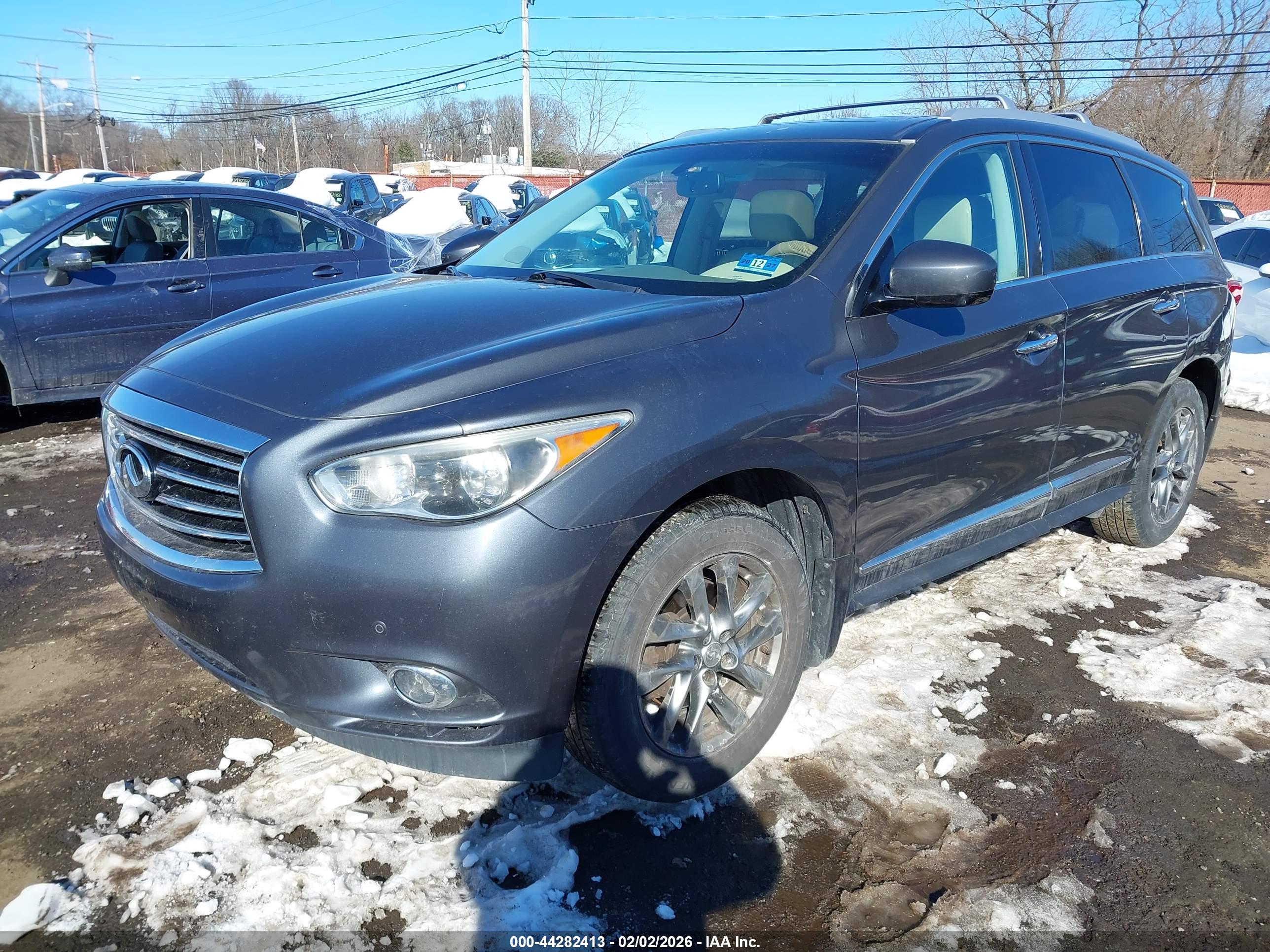 INFINITI JX35 image 2