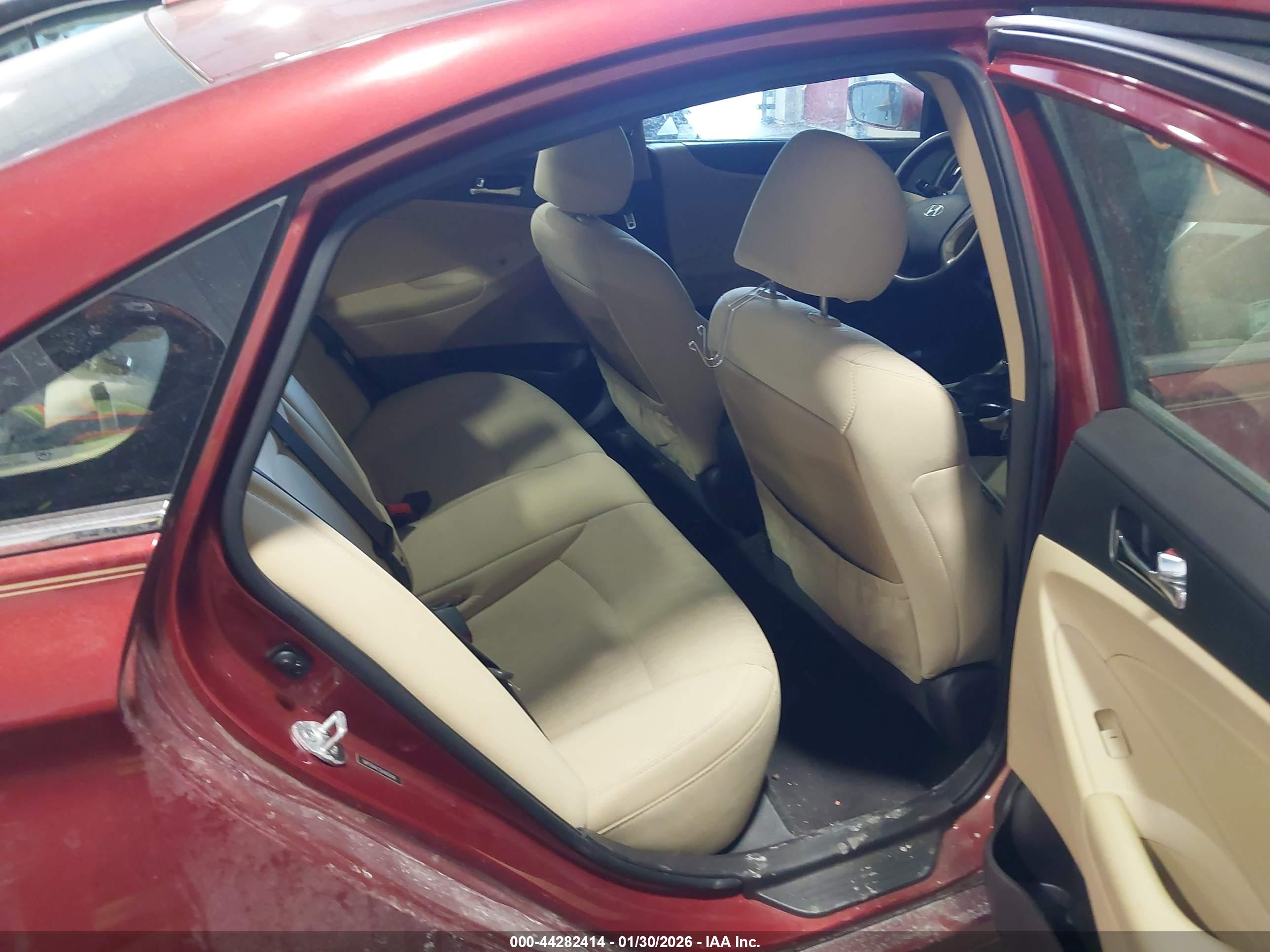 HYUNDAI SONATA image 8