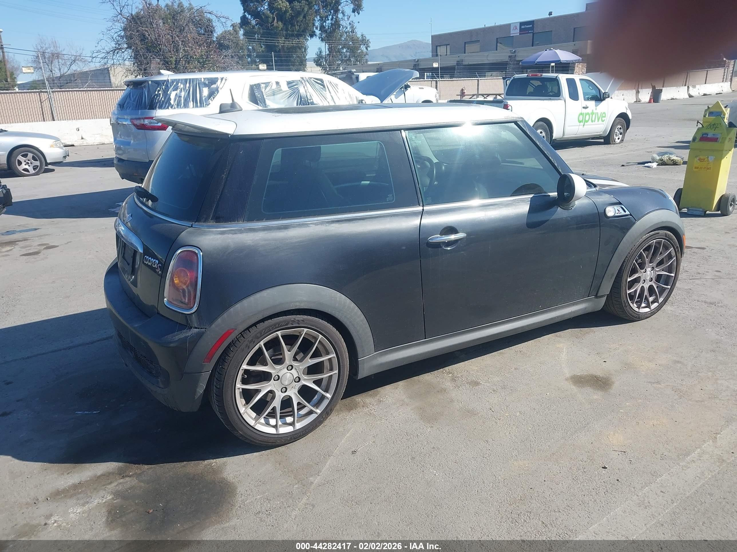 MINI COOPER image 4