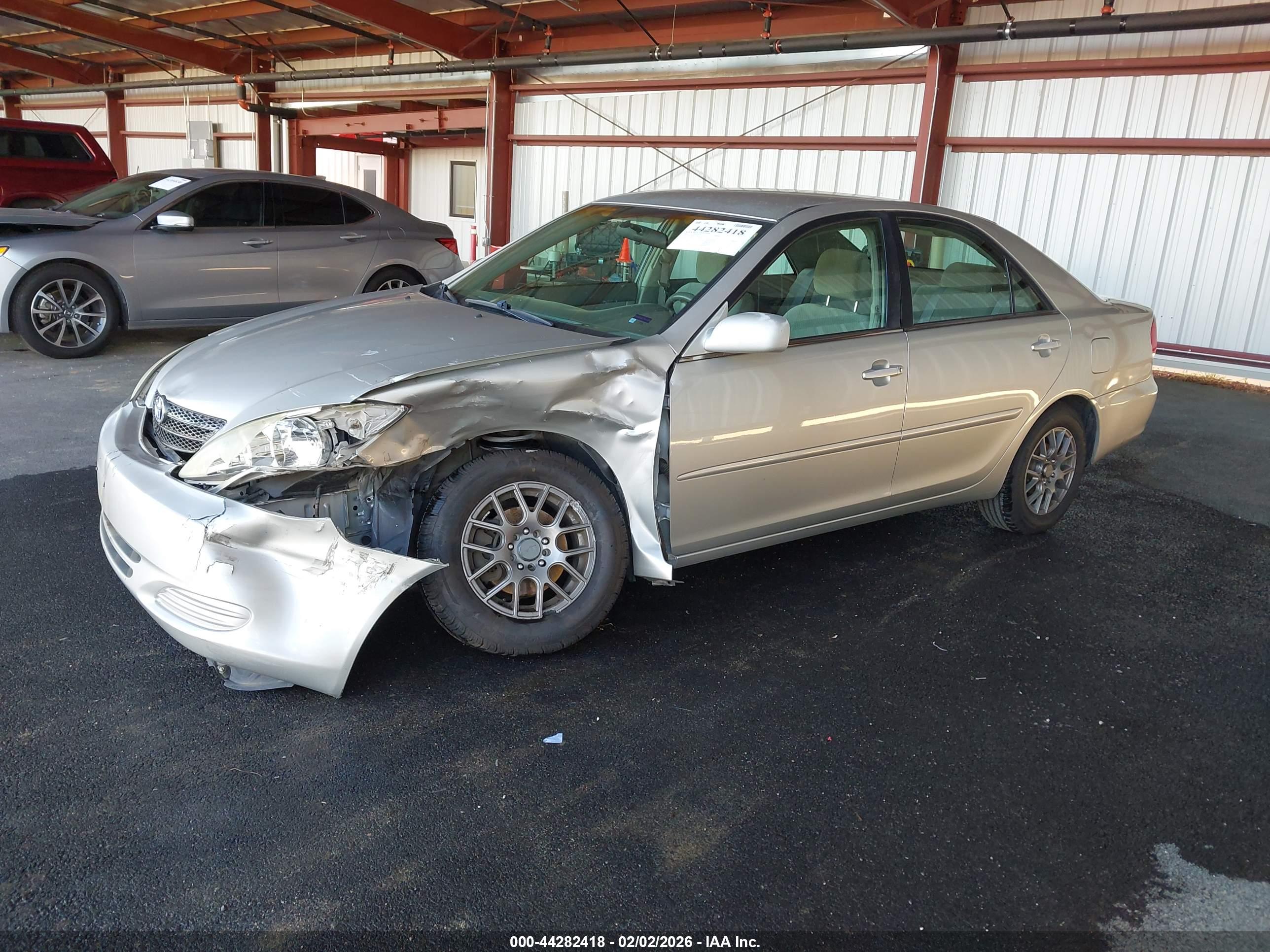 TOYOTA CAMRY image 2