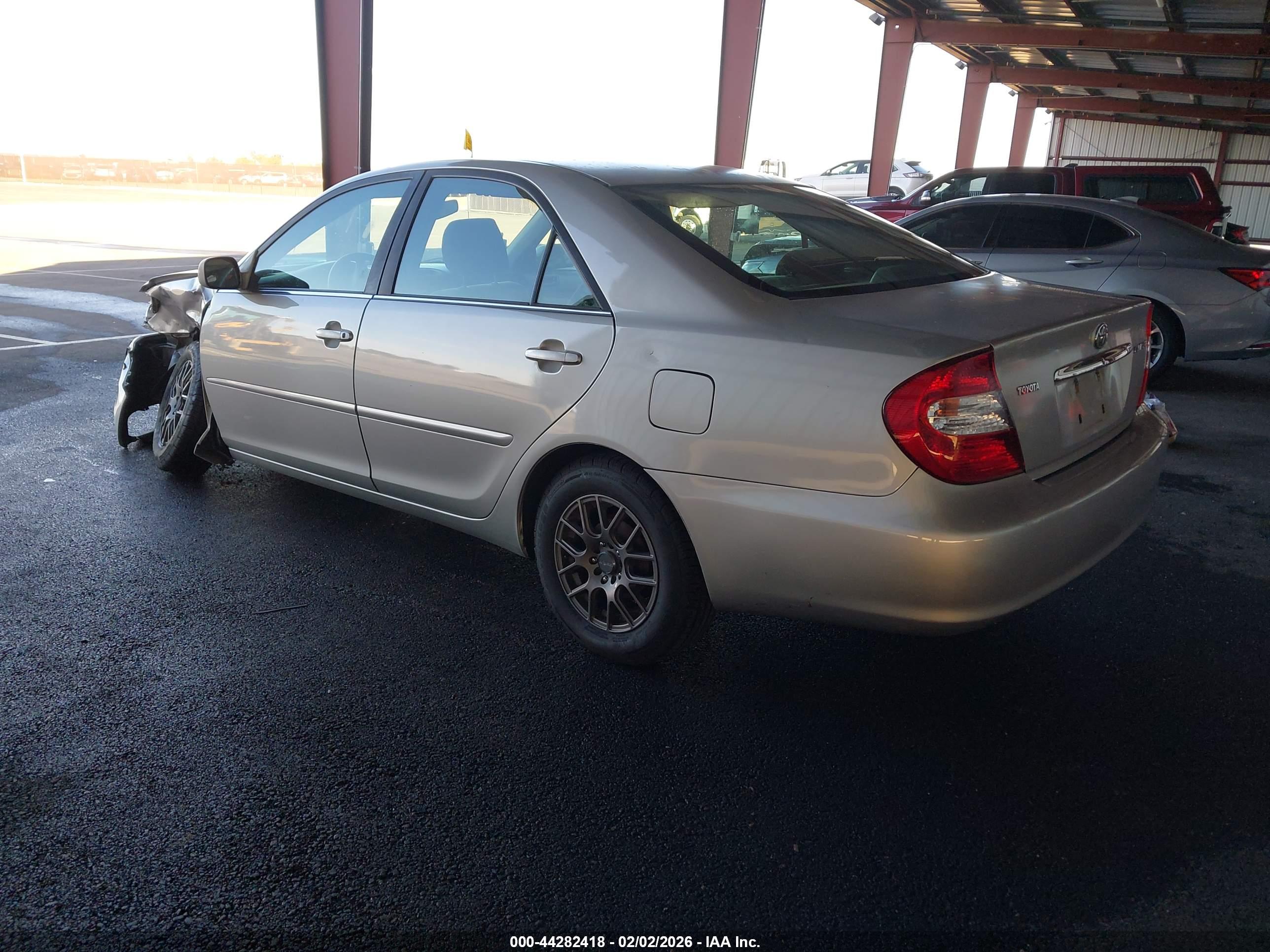 TOYOTA CAMRY image 3