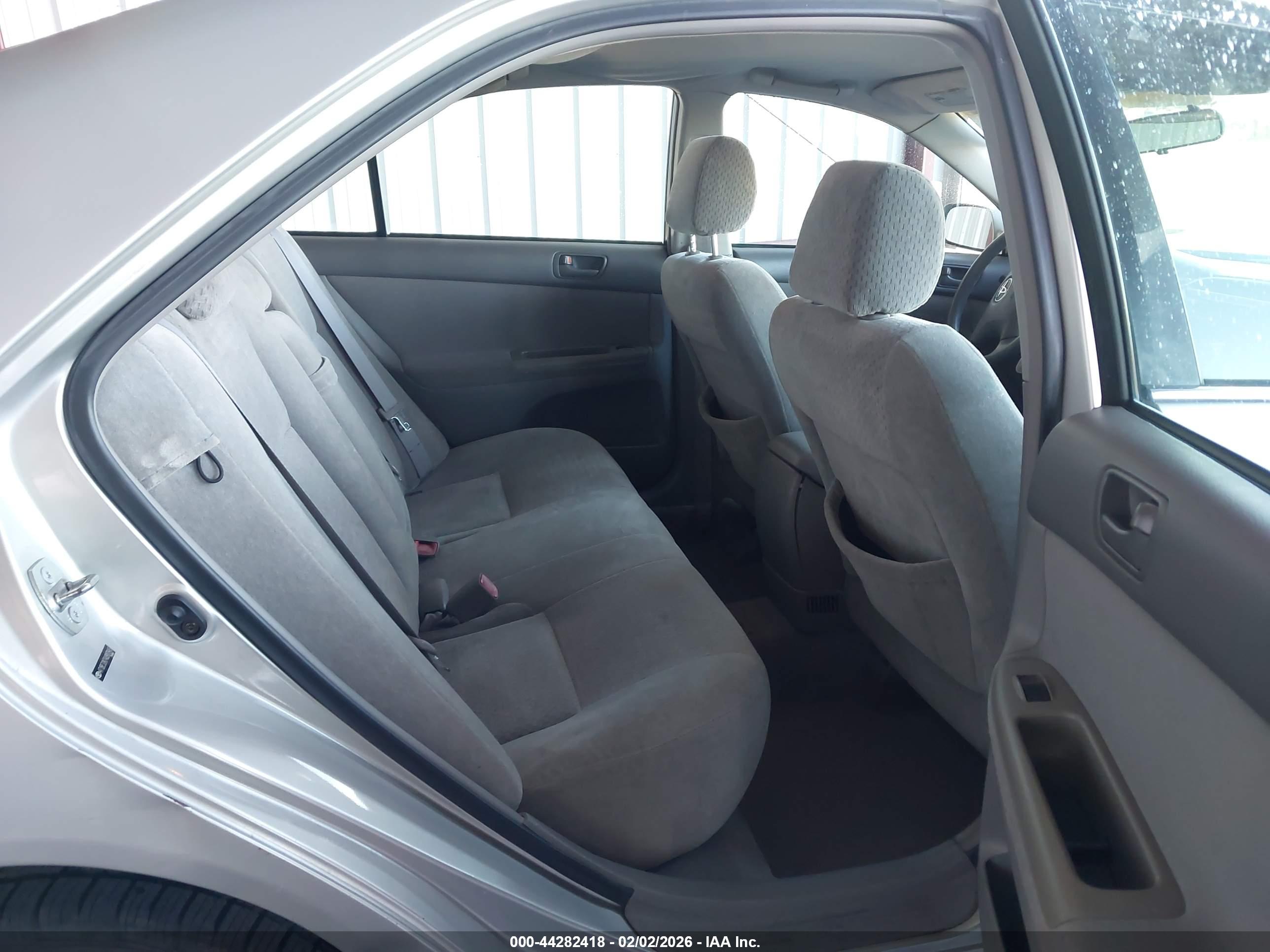 TOYOTA CAMRY image 8