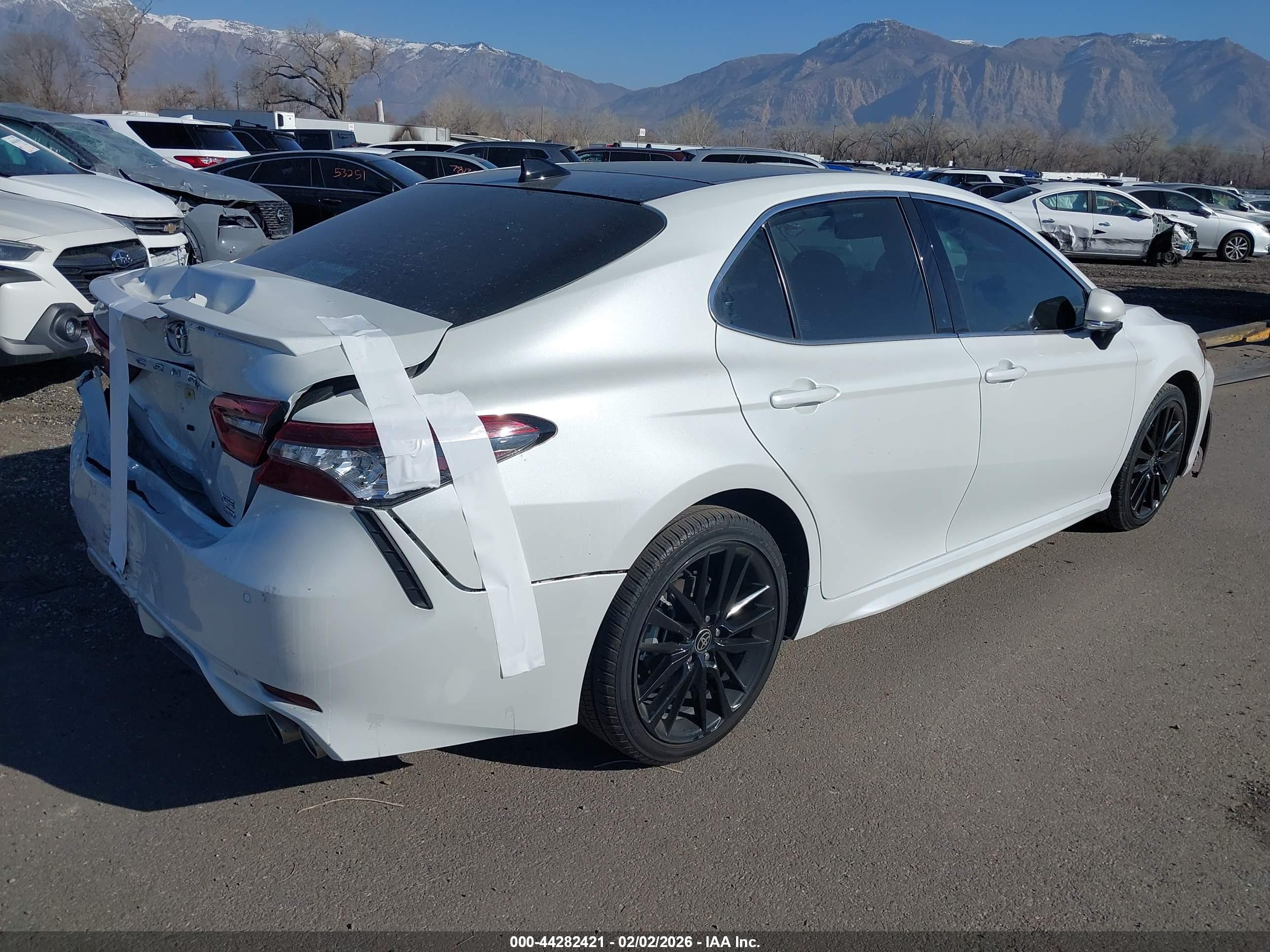 TOYOTA CAMRY image 4