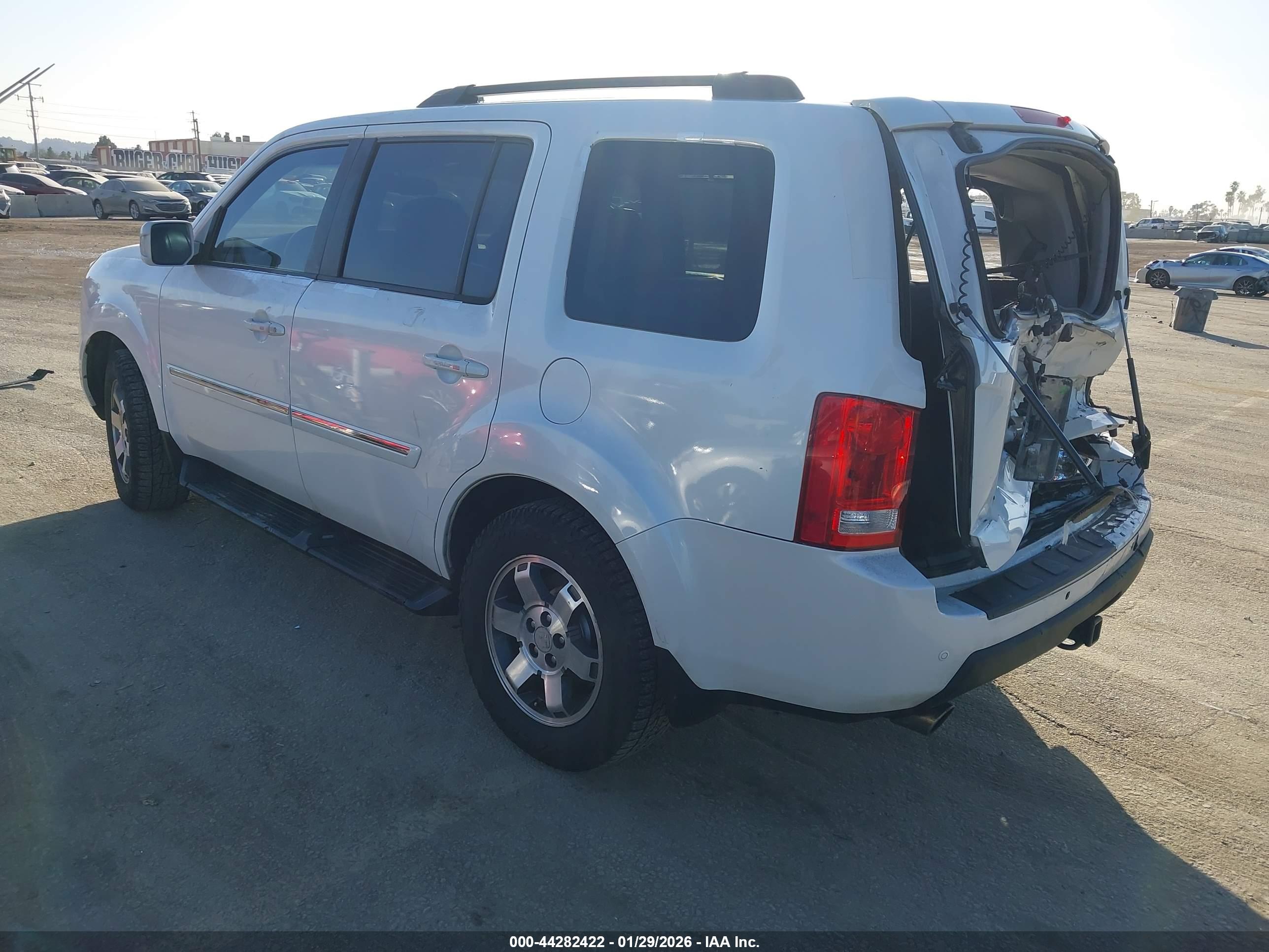 HONDA PILOT image 3