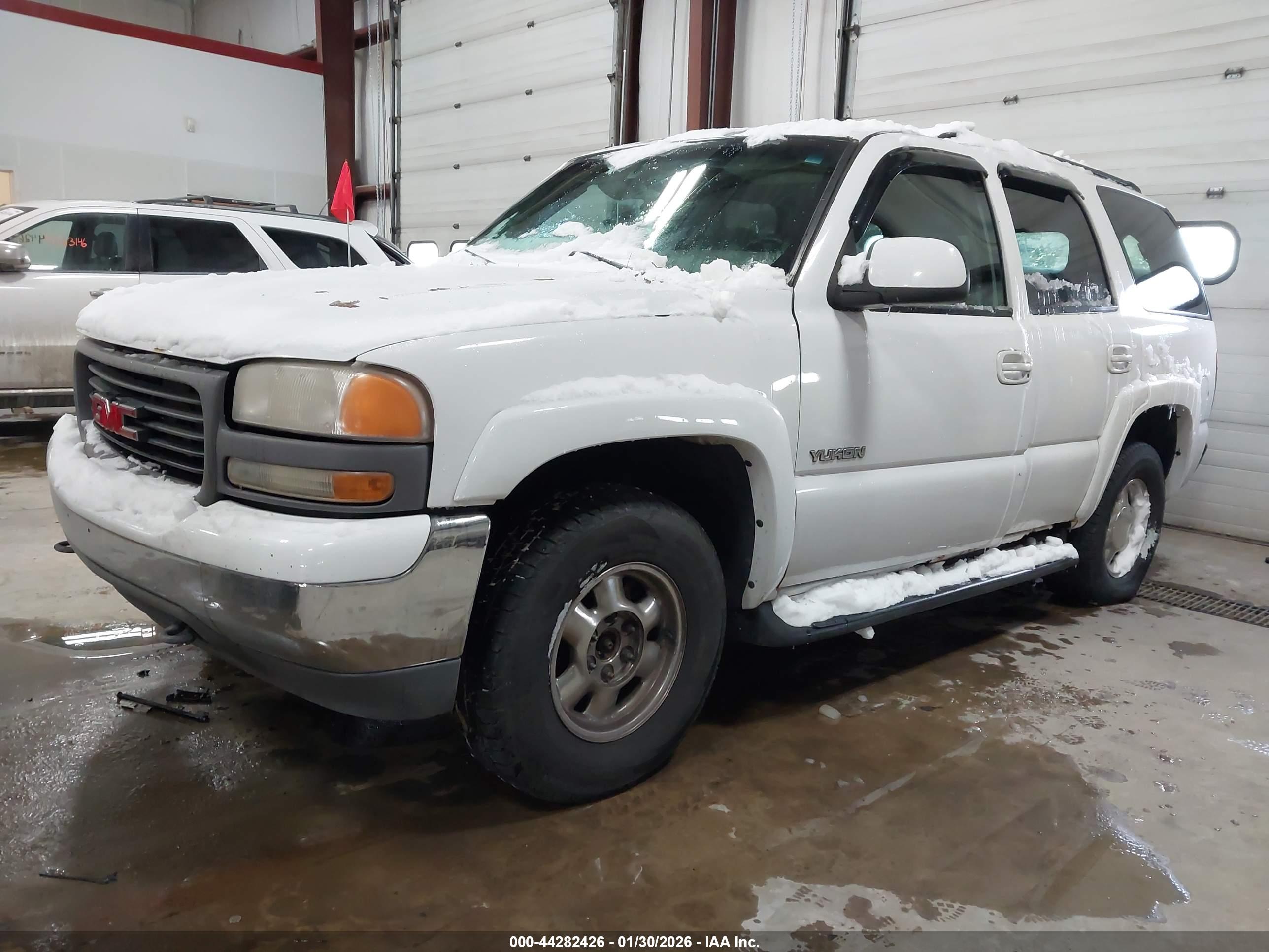 GMC YUKON image 2