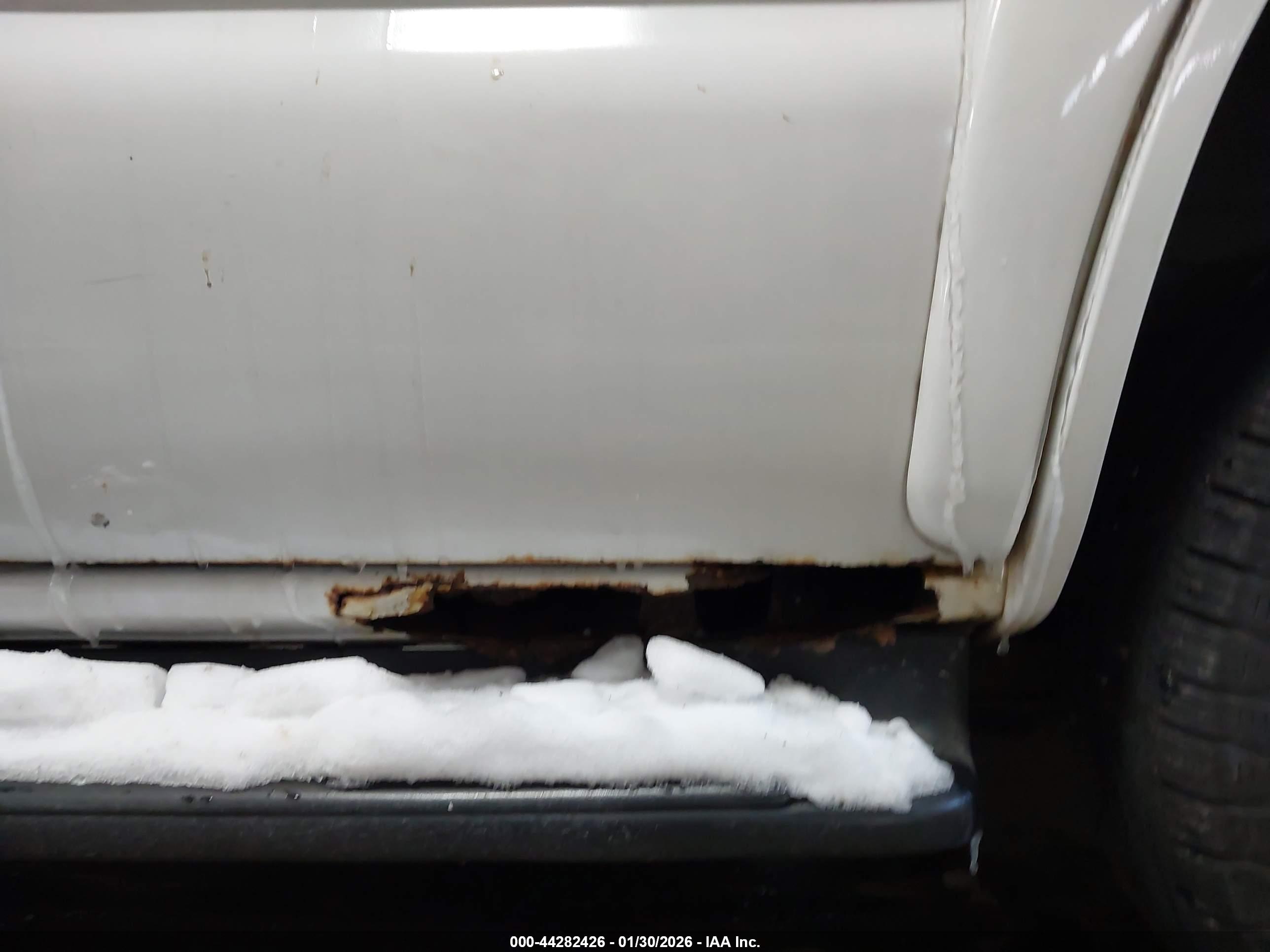 GMC YUKON image 6
