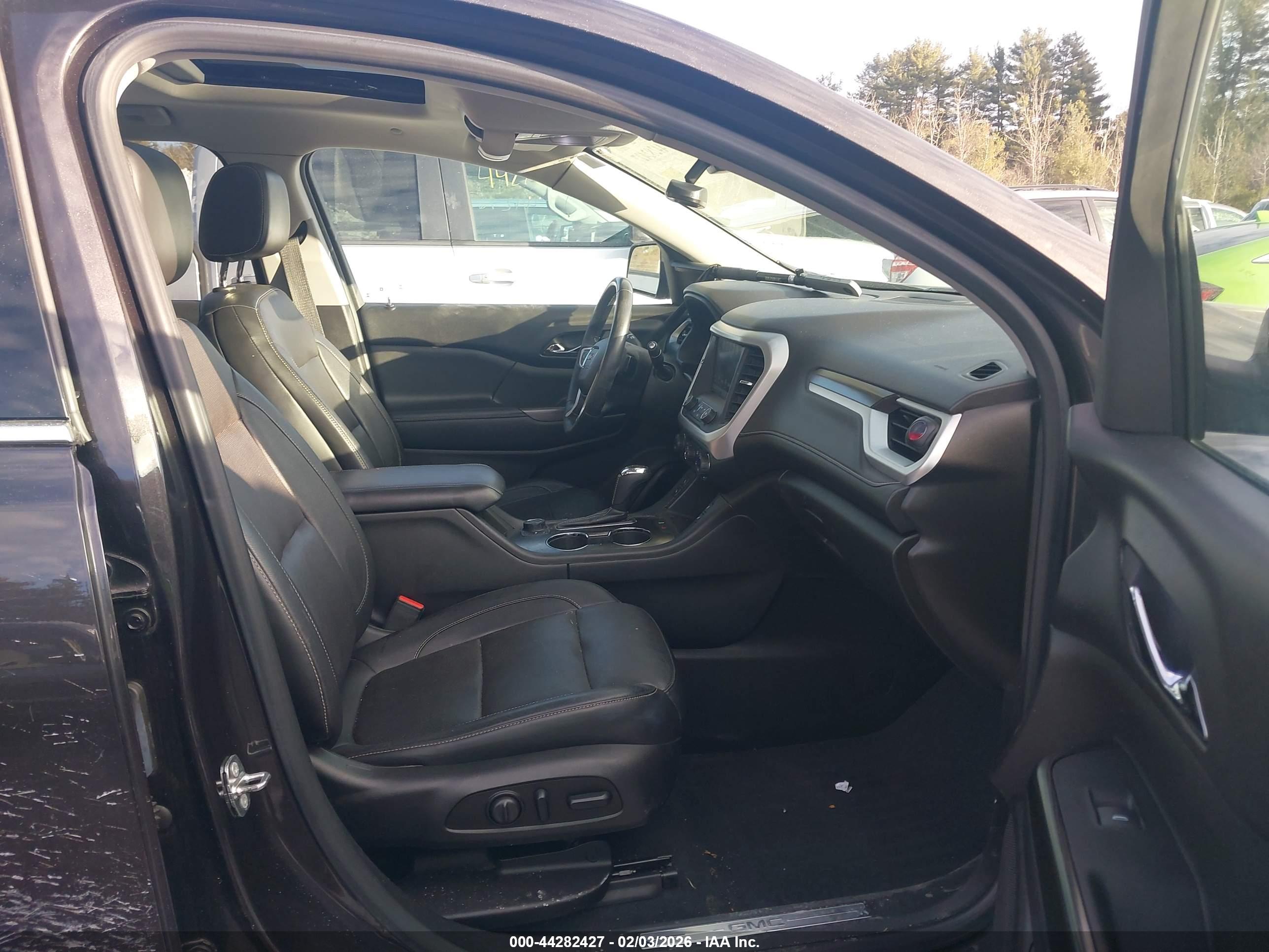 GMC ACADIA image 5