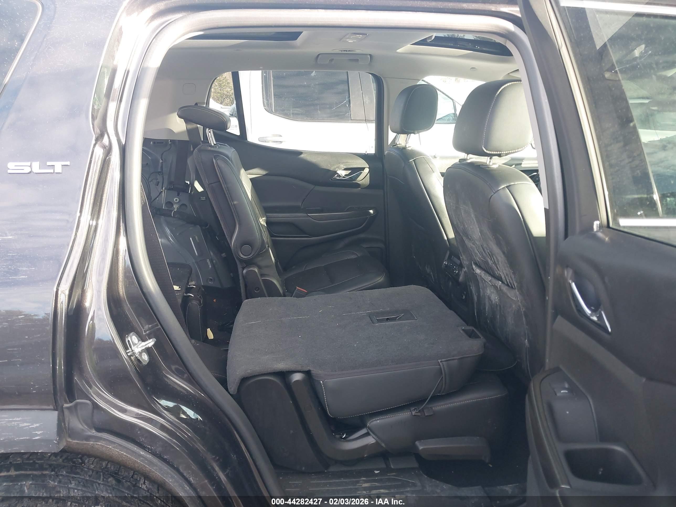 GMC ACADIA image 8